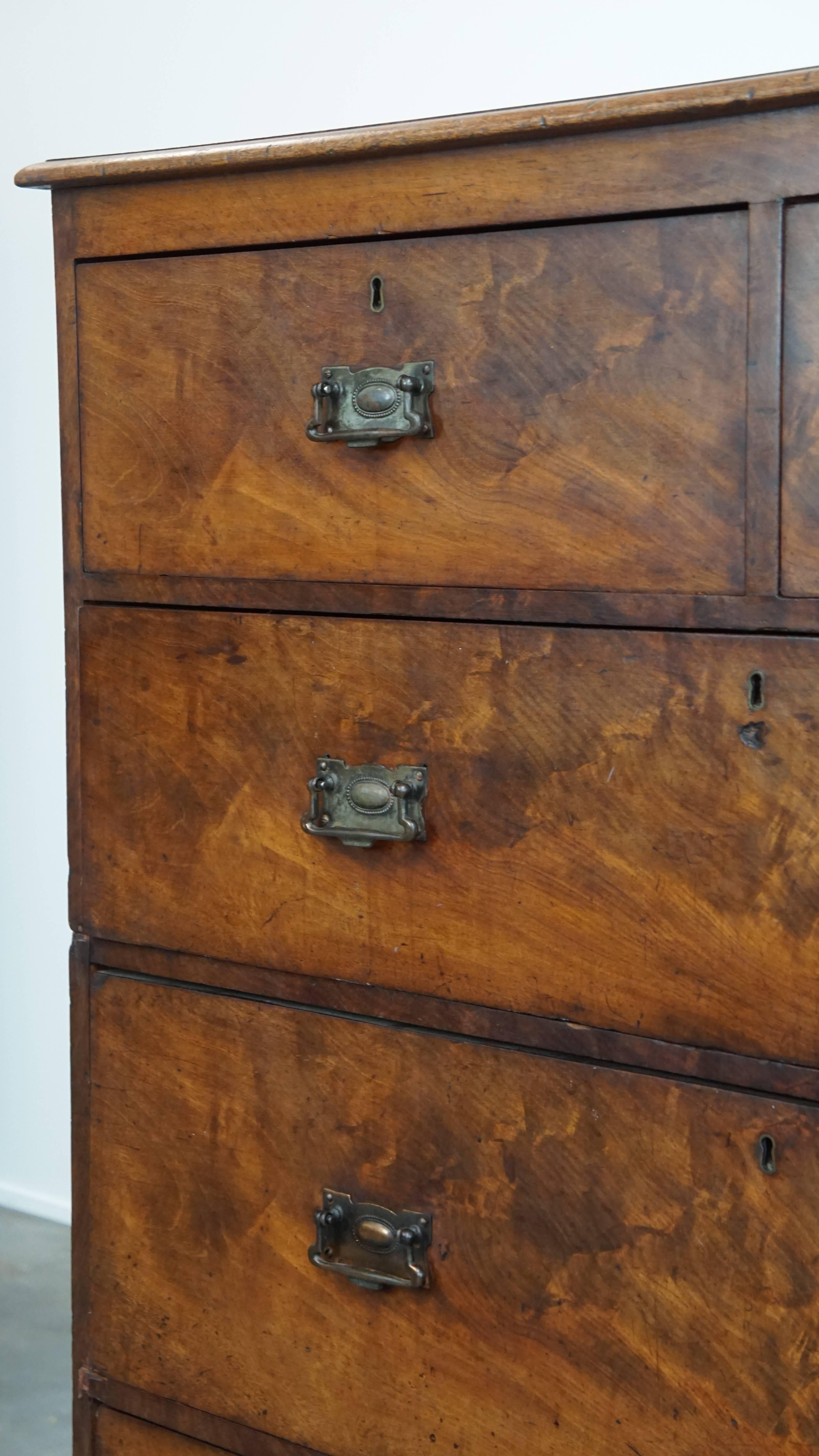 Large early 19th century English antique chest of drawers in vendita 7