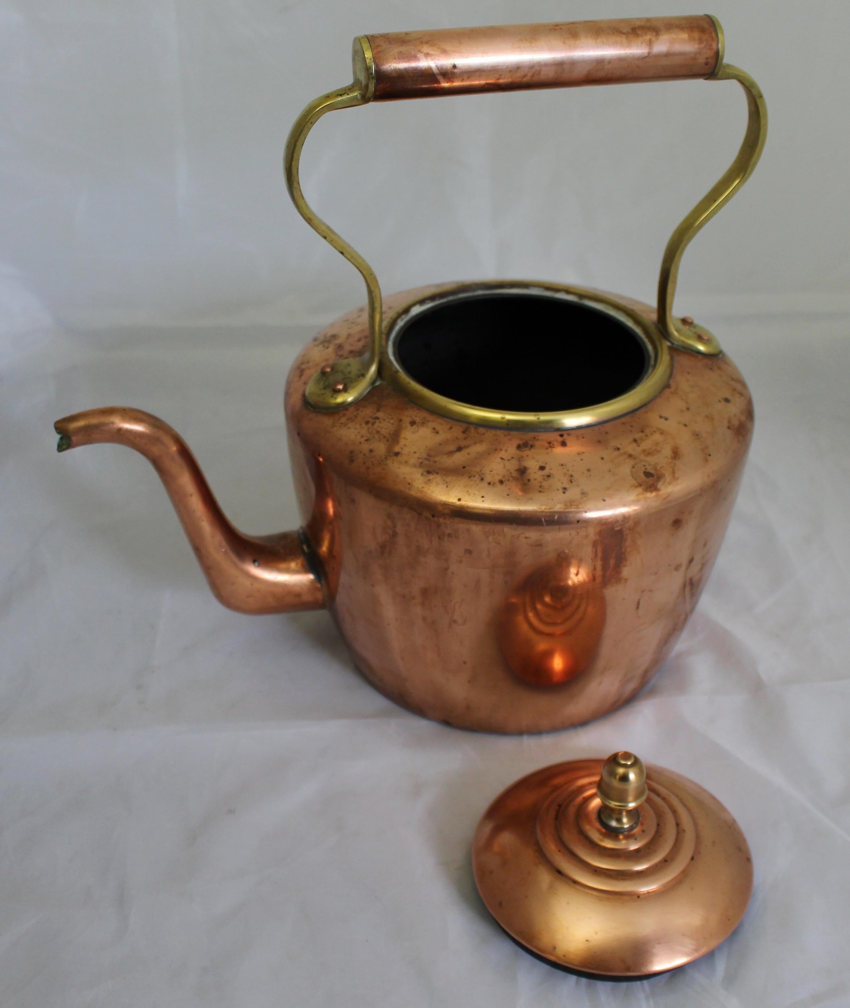 Large Early 19th Century English Copper Kettle For Sale 1