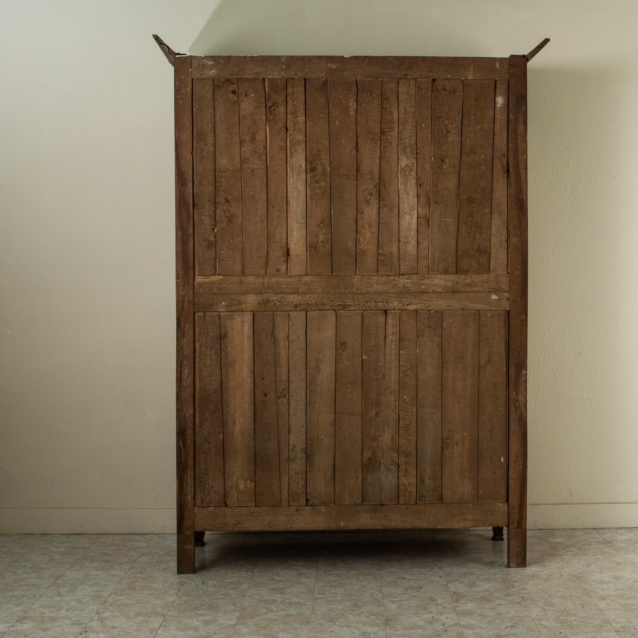Large Early 19th Century French Burl Elm Armoire or Wardrobe, Hand Forged Locks In Good Condition In Fayetteville, AR