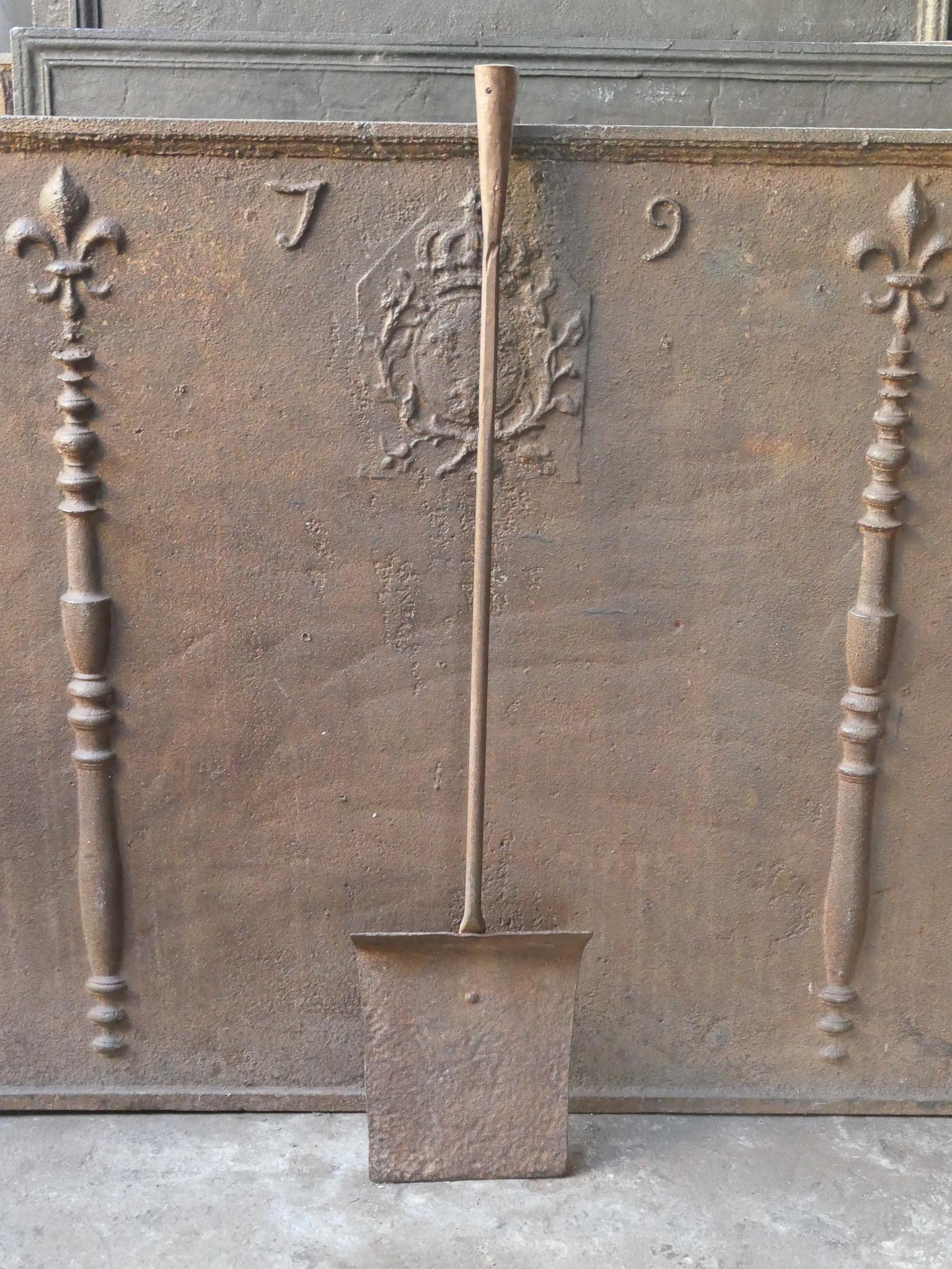 Francese Grande pala da camino o pala da fuoco francese dell'inizio del XIX secolo in vendita