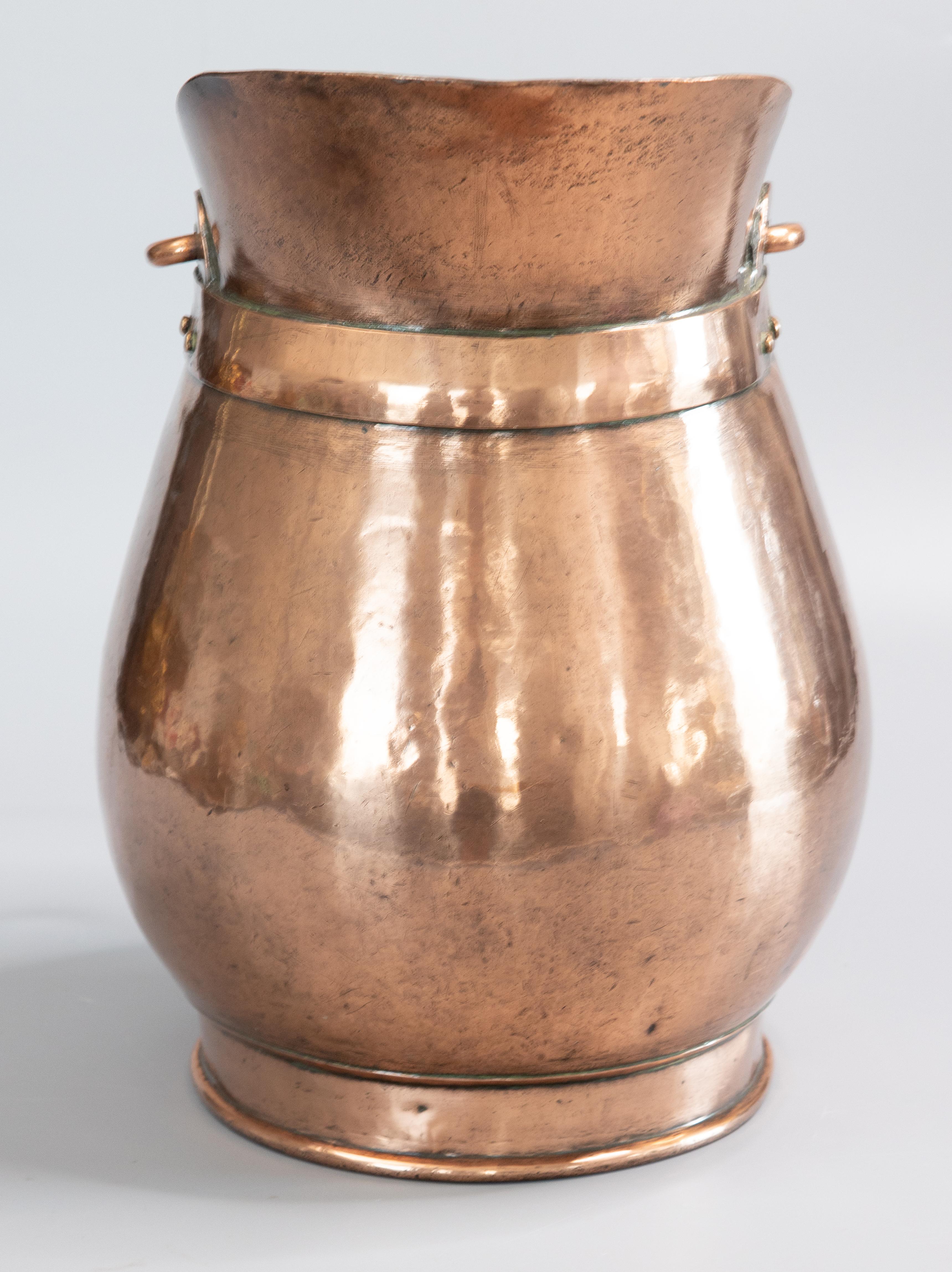 Large Early 19th Century French Hammered Copper Jug Pitcher For Sale 1