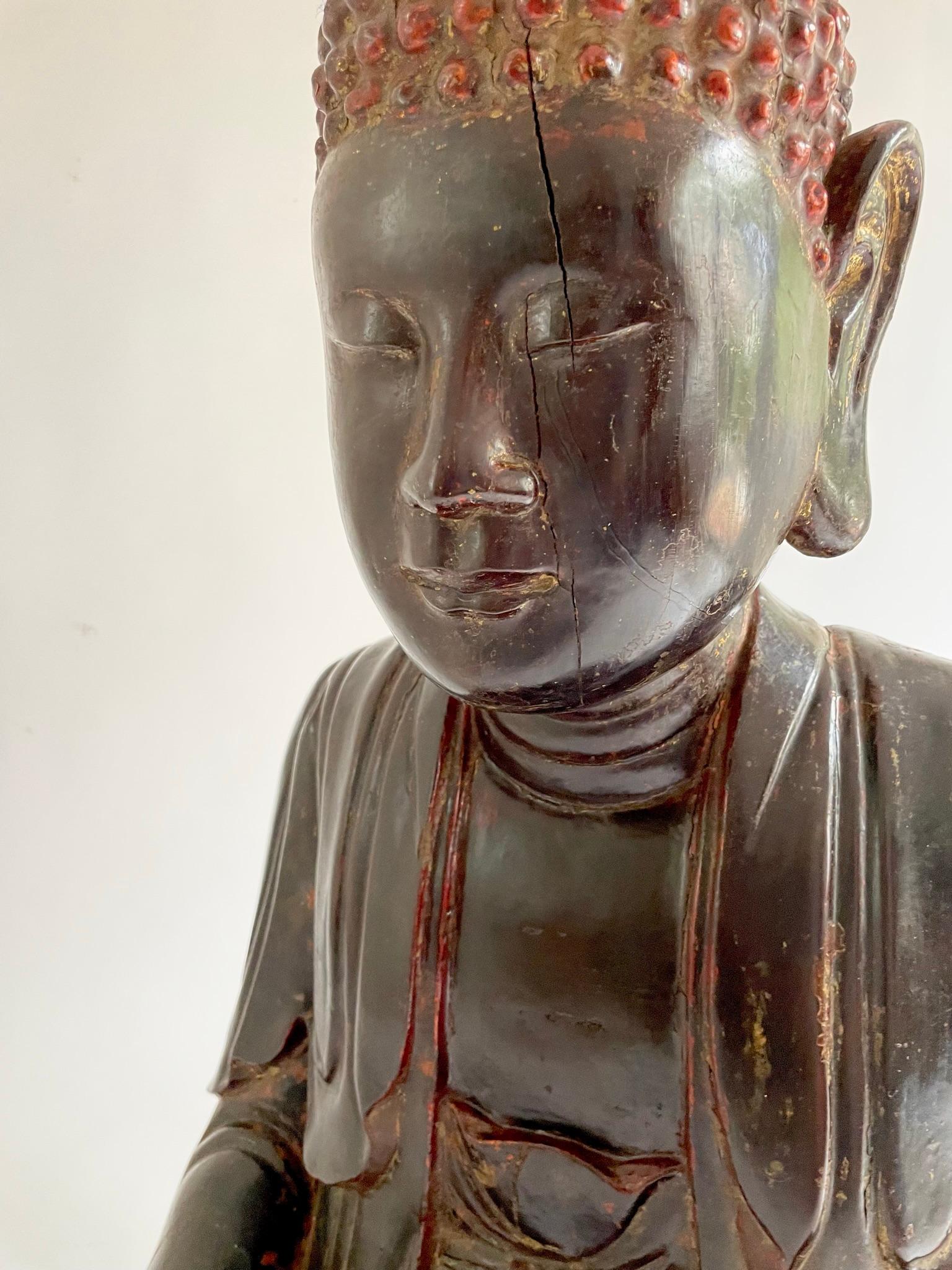 Large Early 19th Century Gilded Carved Wooden Vietnamese Buddha For Sale 6