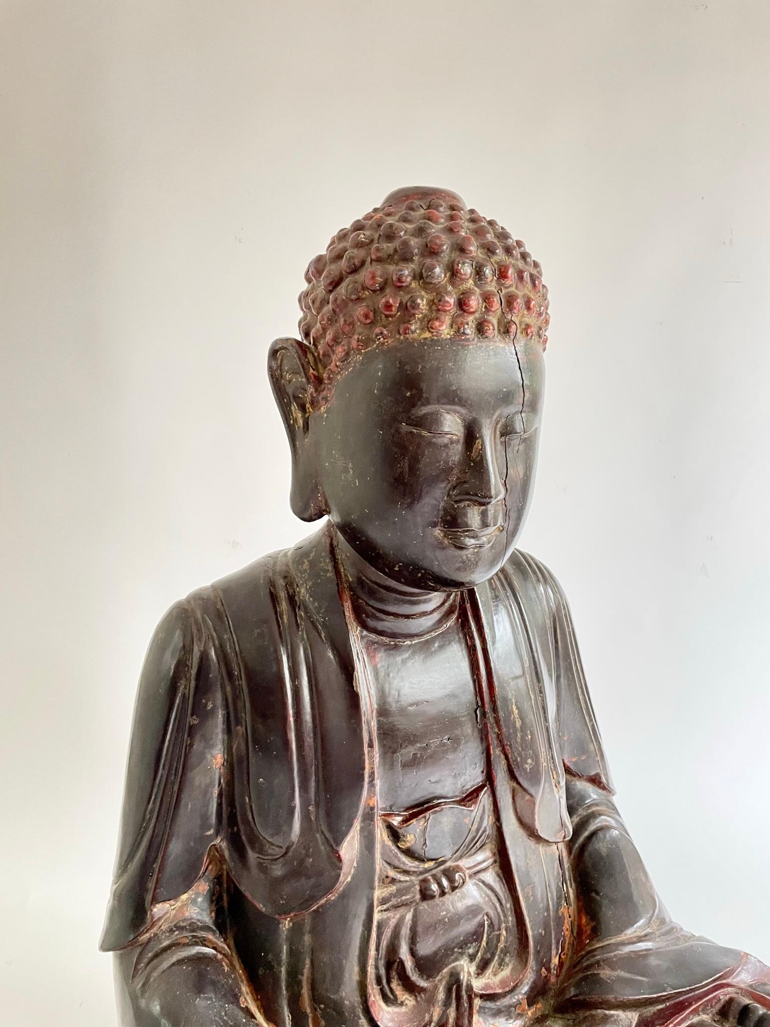 Hand-Carved Large Early 19th Century Gilded Carved Wooden Vietnamese Buddha For Sale