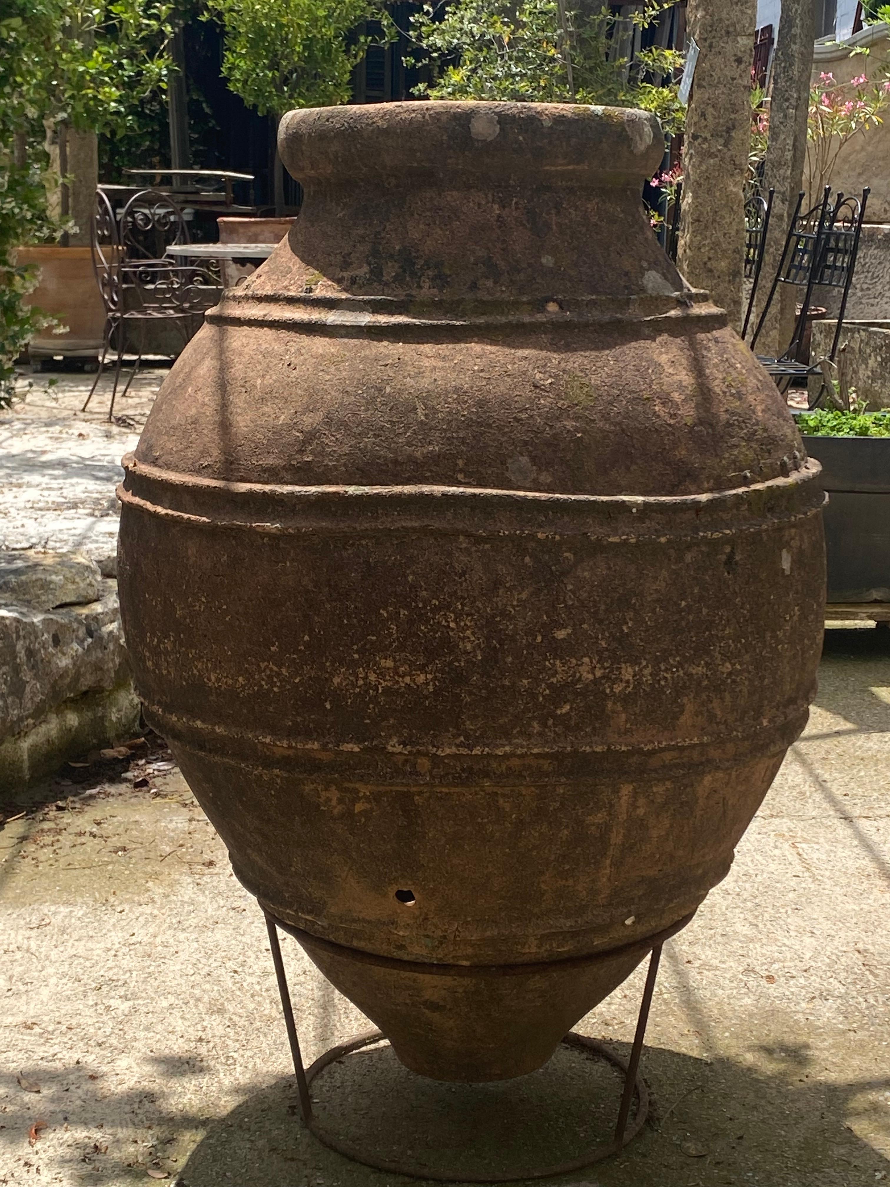 Terracotta Grande vaso dell'inizio del XIX secolo Origine Portogallo in vendita