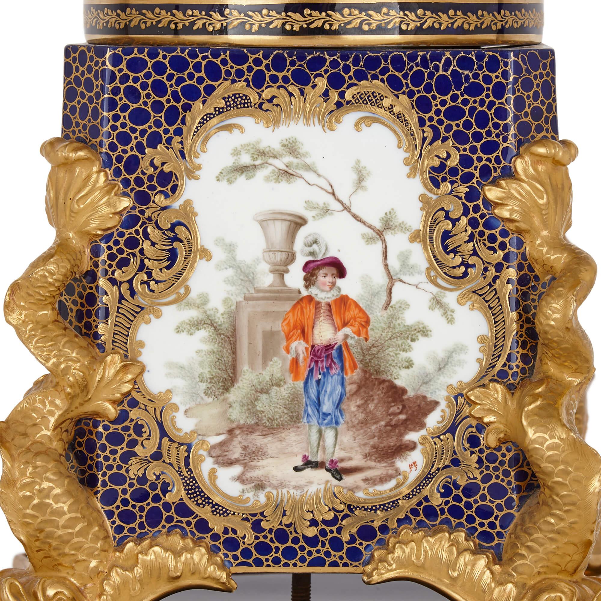 Large Early 19th Century Minton Porcelain Centrepiece Vase  In Good Condition For Sale In London, GB