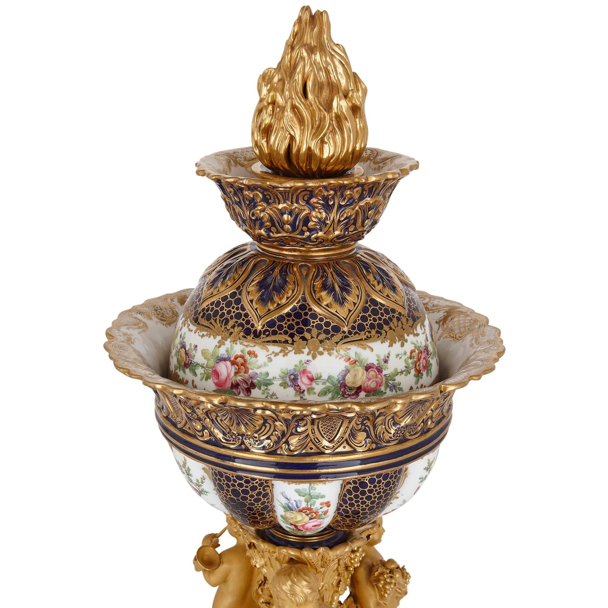Large Early 19th Century Minton Porcelain Centrepiece Vase  For Sale 3