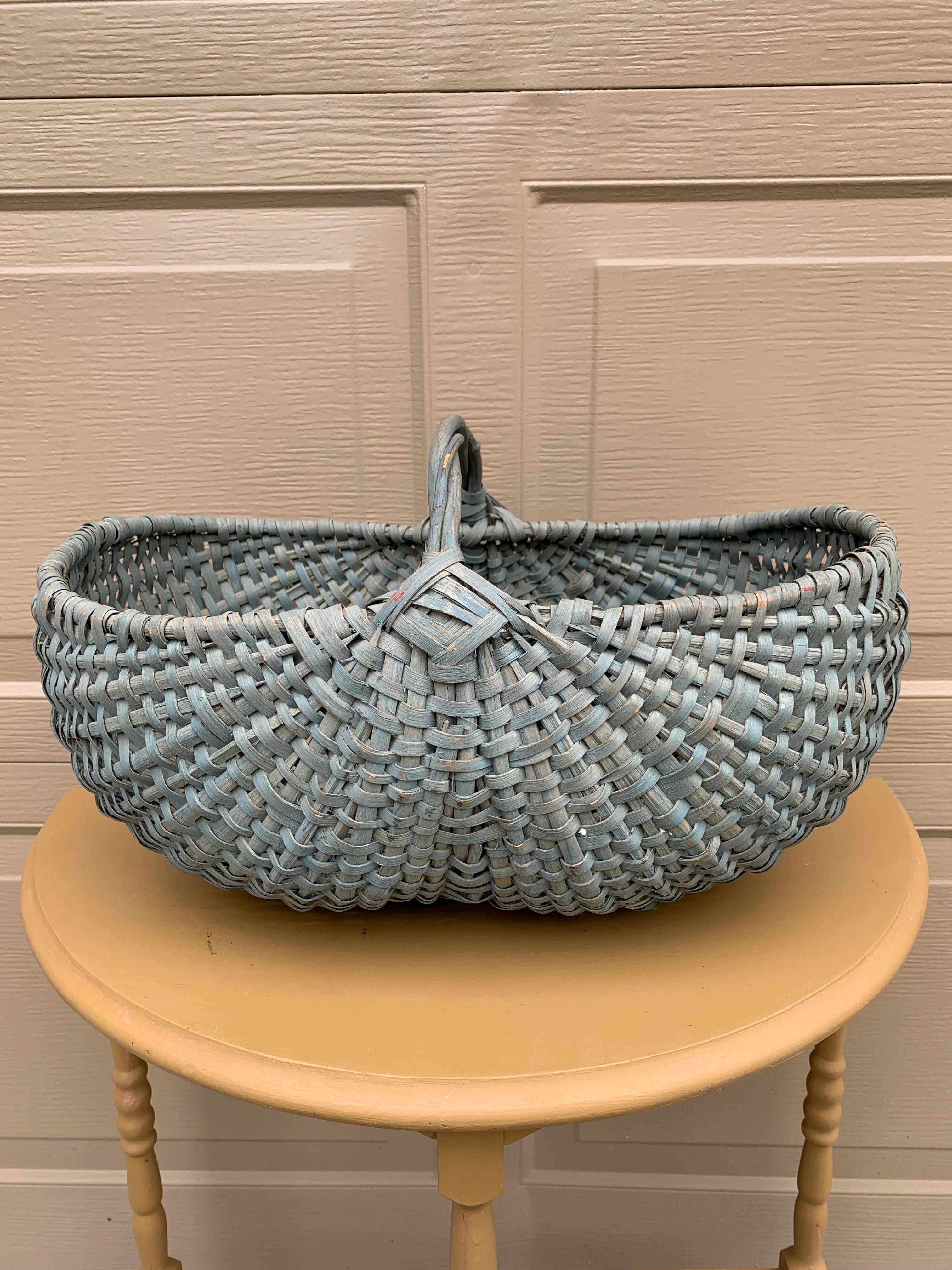 Grand panier à fesses américain du début du 20e siècle en chêne à écharpe bleue en vente 3