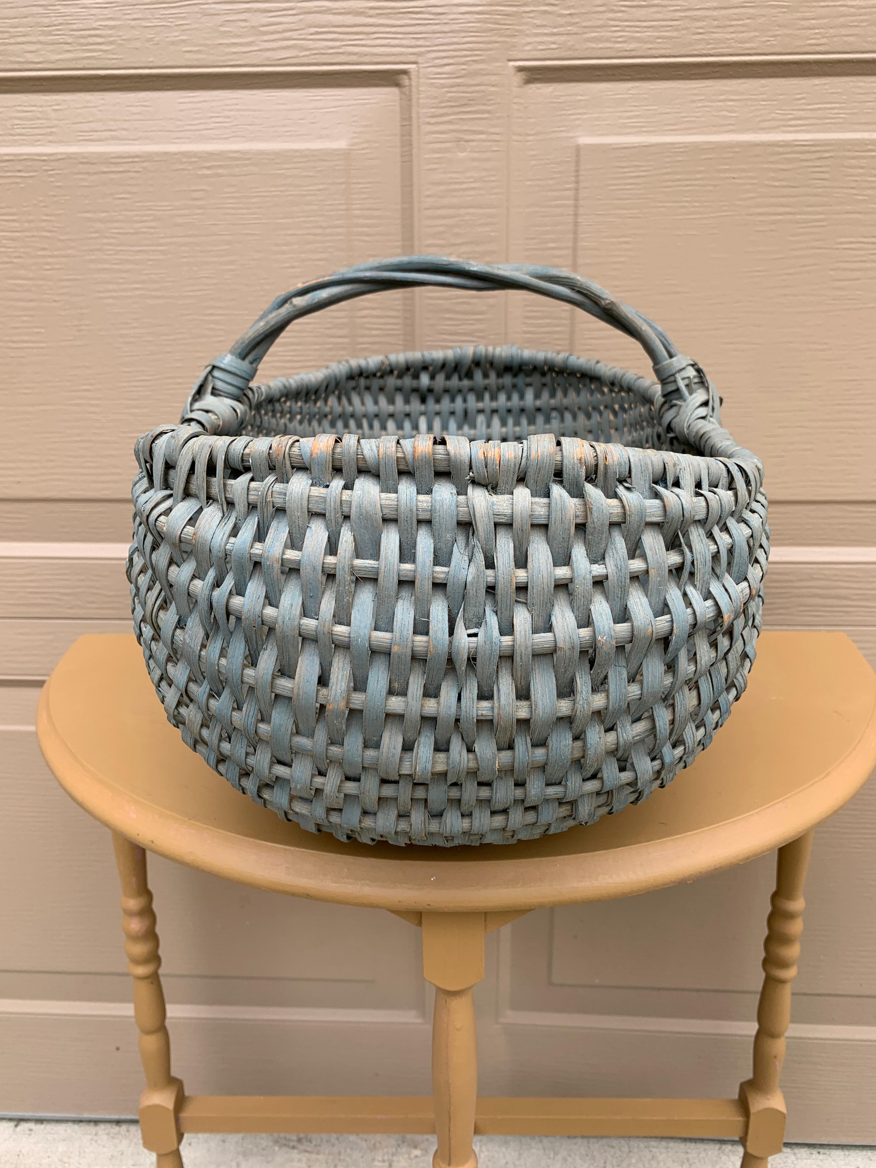 Grand panier à fesses américain du début du 20e siècle en chêne à écharpe bleue en vente 4