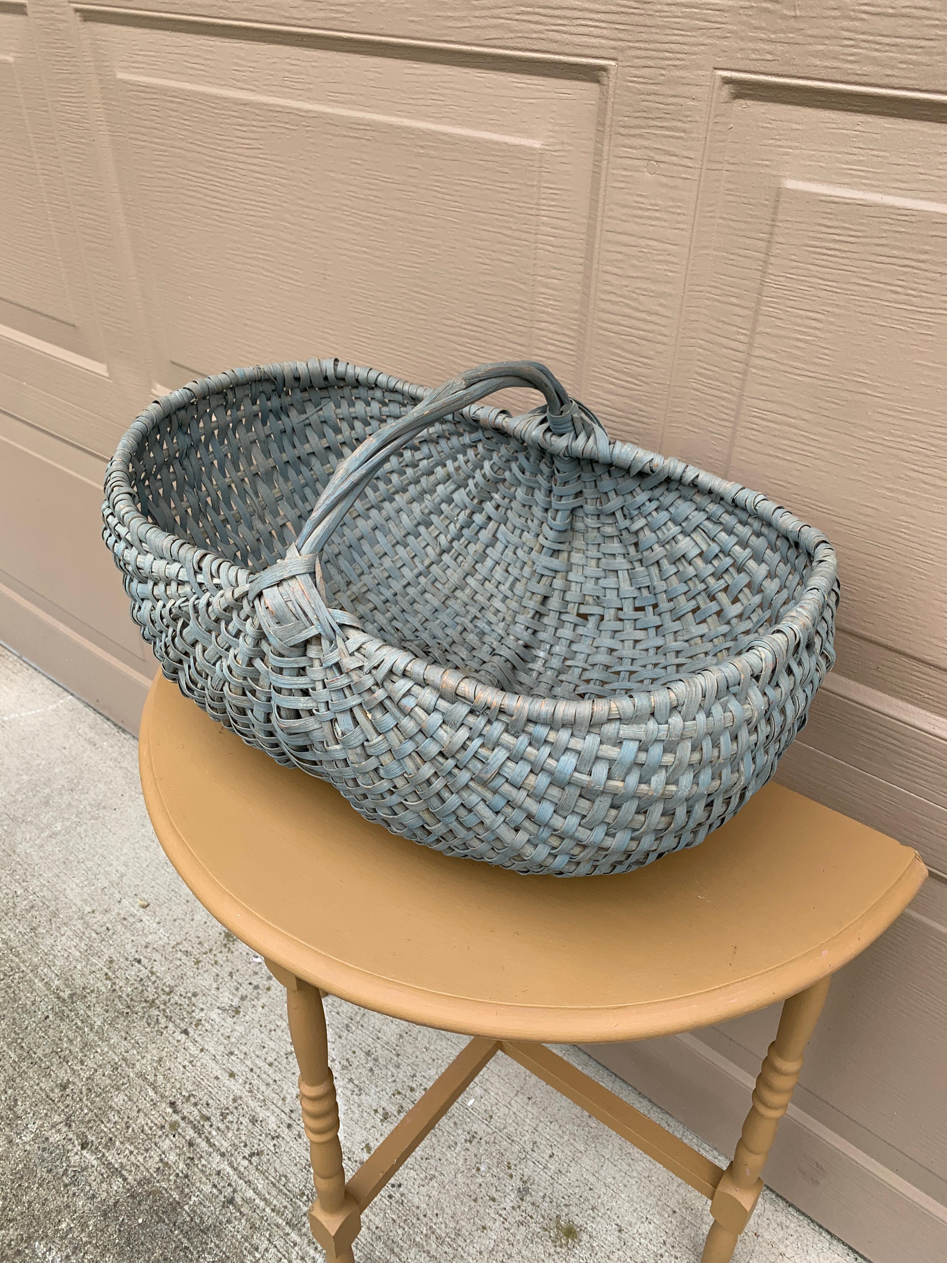 Country Grand panier à fesses américain du début du 20e siècle en chêne à écharpe bleue en vente
