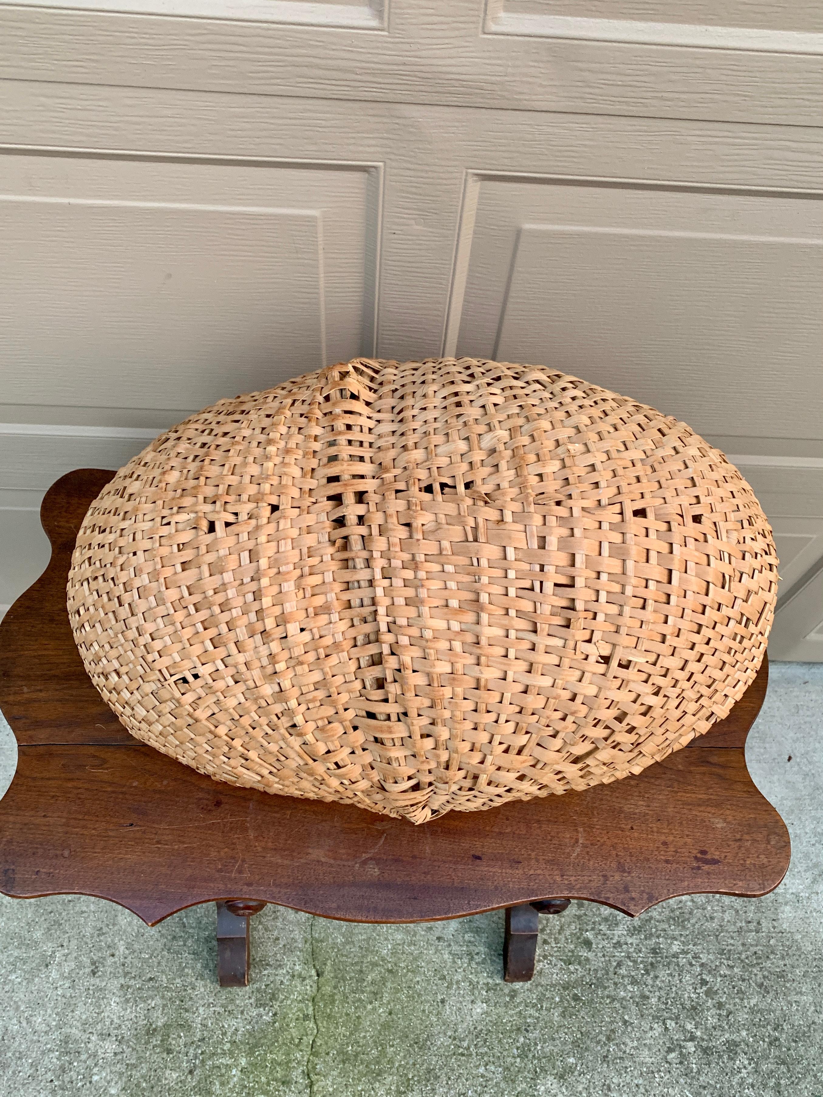 Large Early 20th Century American Splint Oak Buttocks Basket For Sale 7