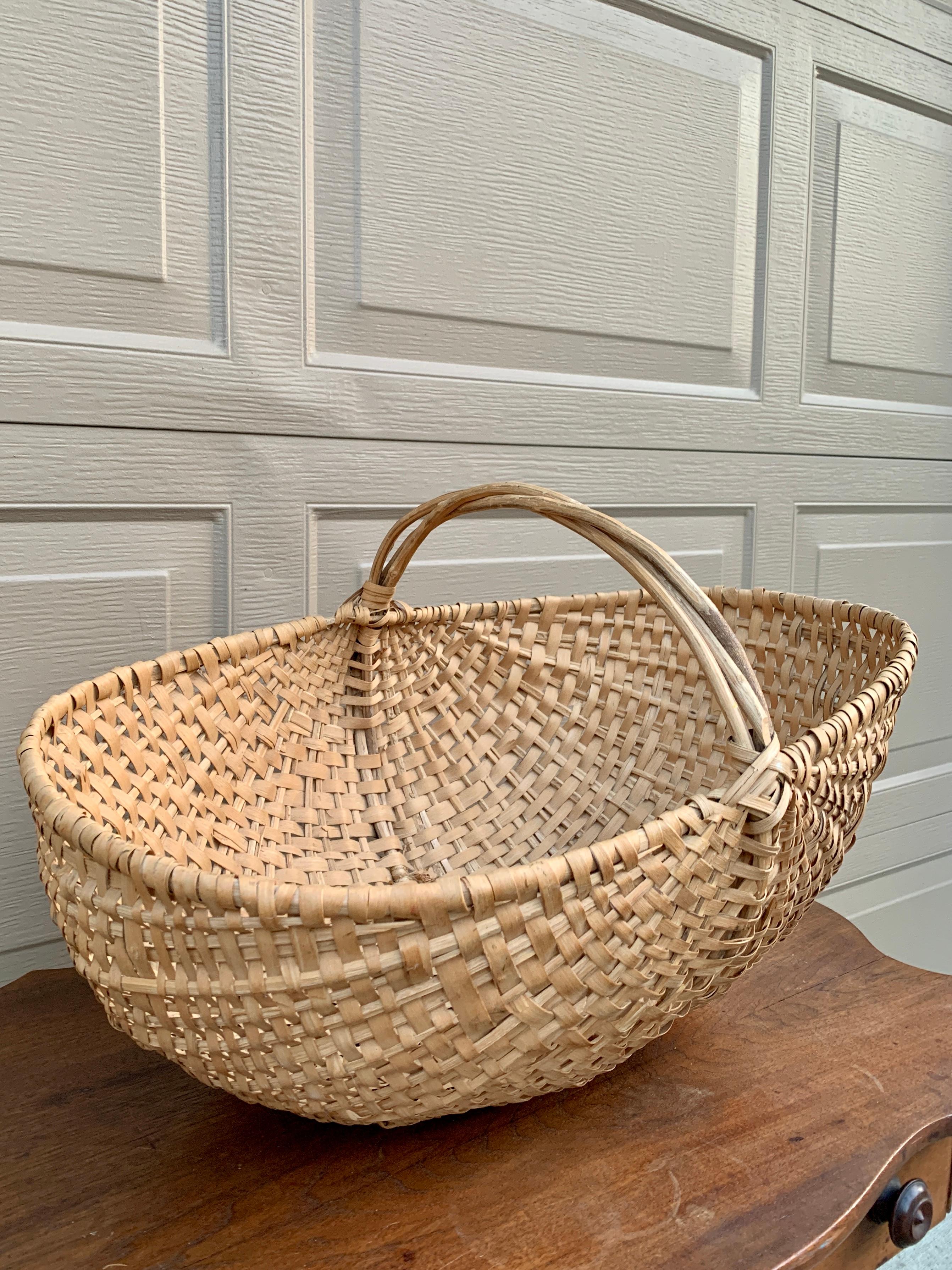 Large Early 20th Century American Splint Oak Buttocks Basket For Sale 3