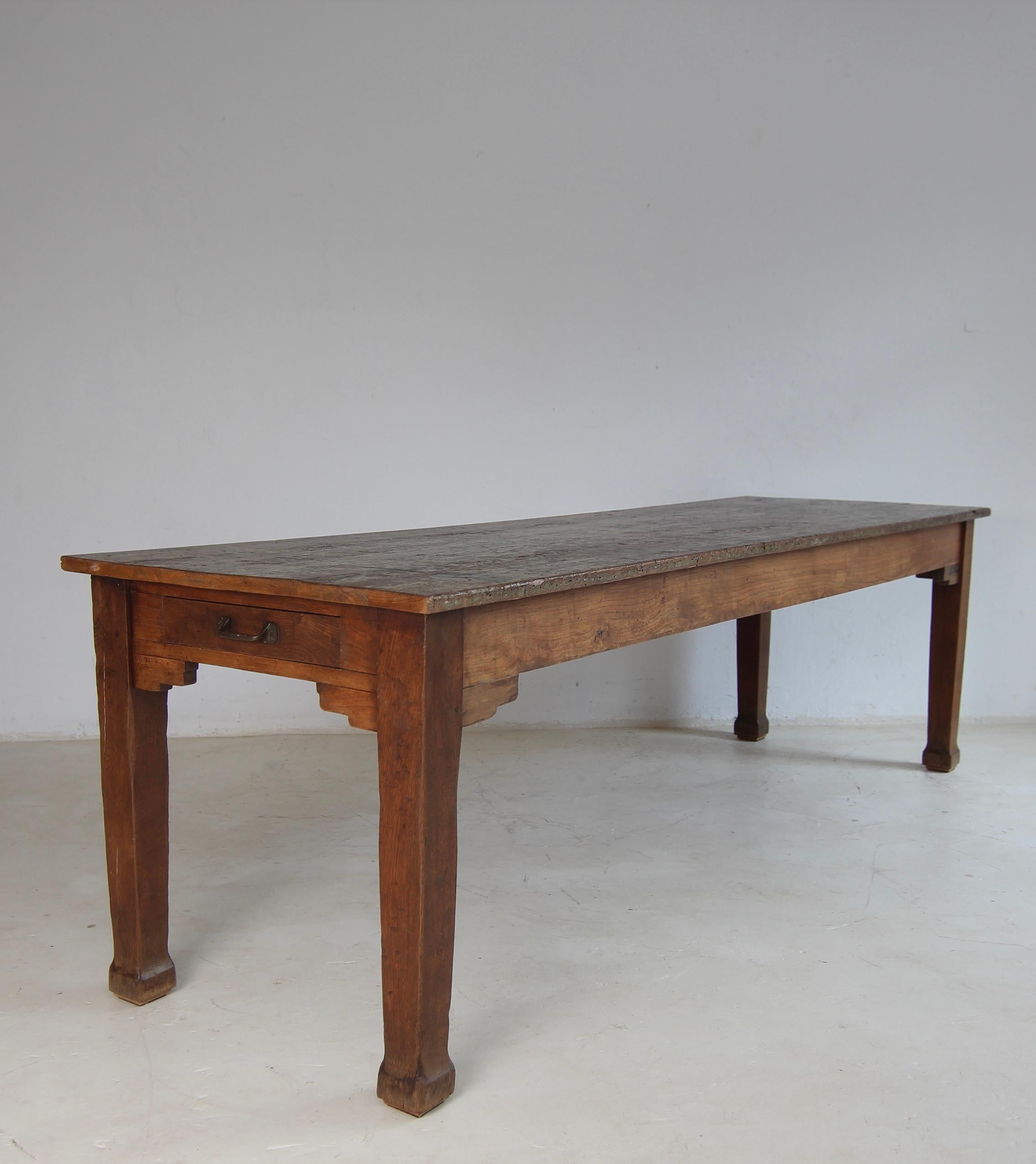 Large Early 20th Century Artist´s Studio Table For Sale 11