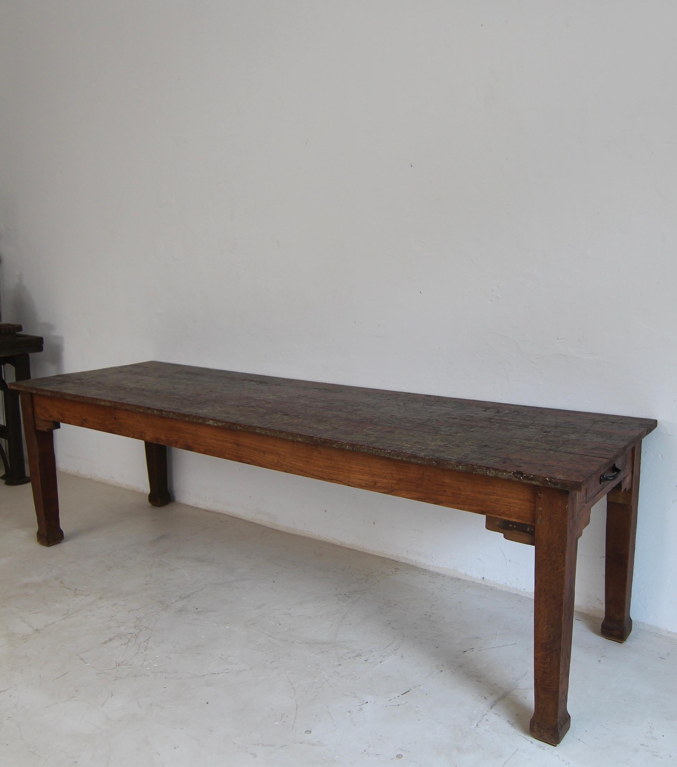 Oak Large Early 20th Century Artist´s Studio Table For Sale