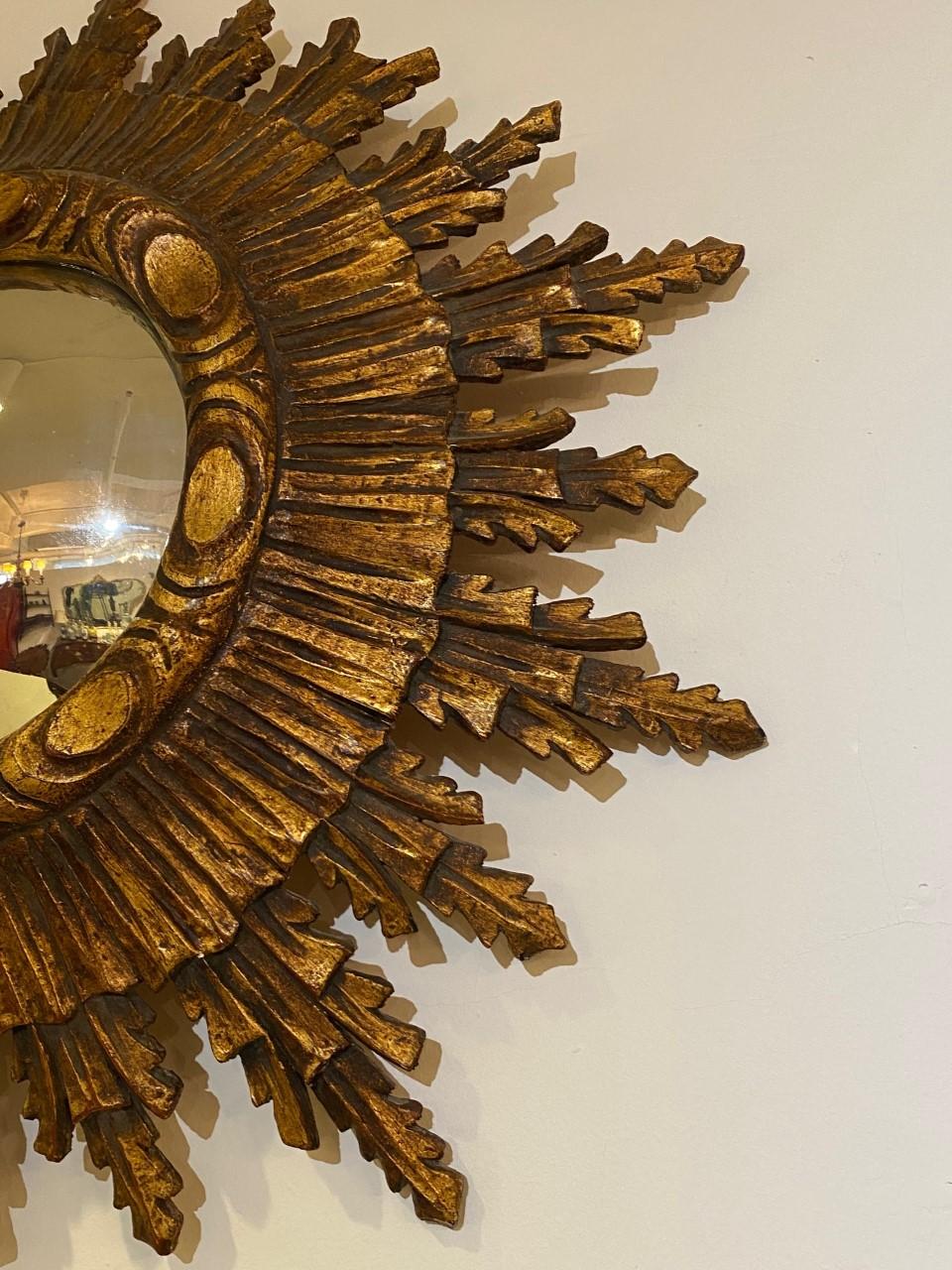 Large Early 20th Century Carved Tiered Giltwood Sunburst Mirror from France In Good Condition For Sale In North Salem, NY
