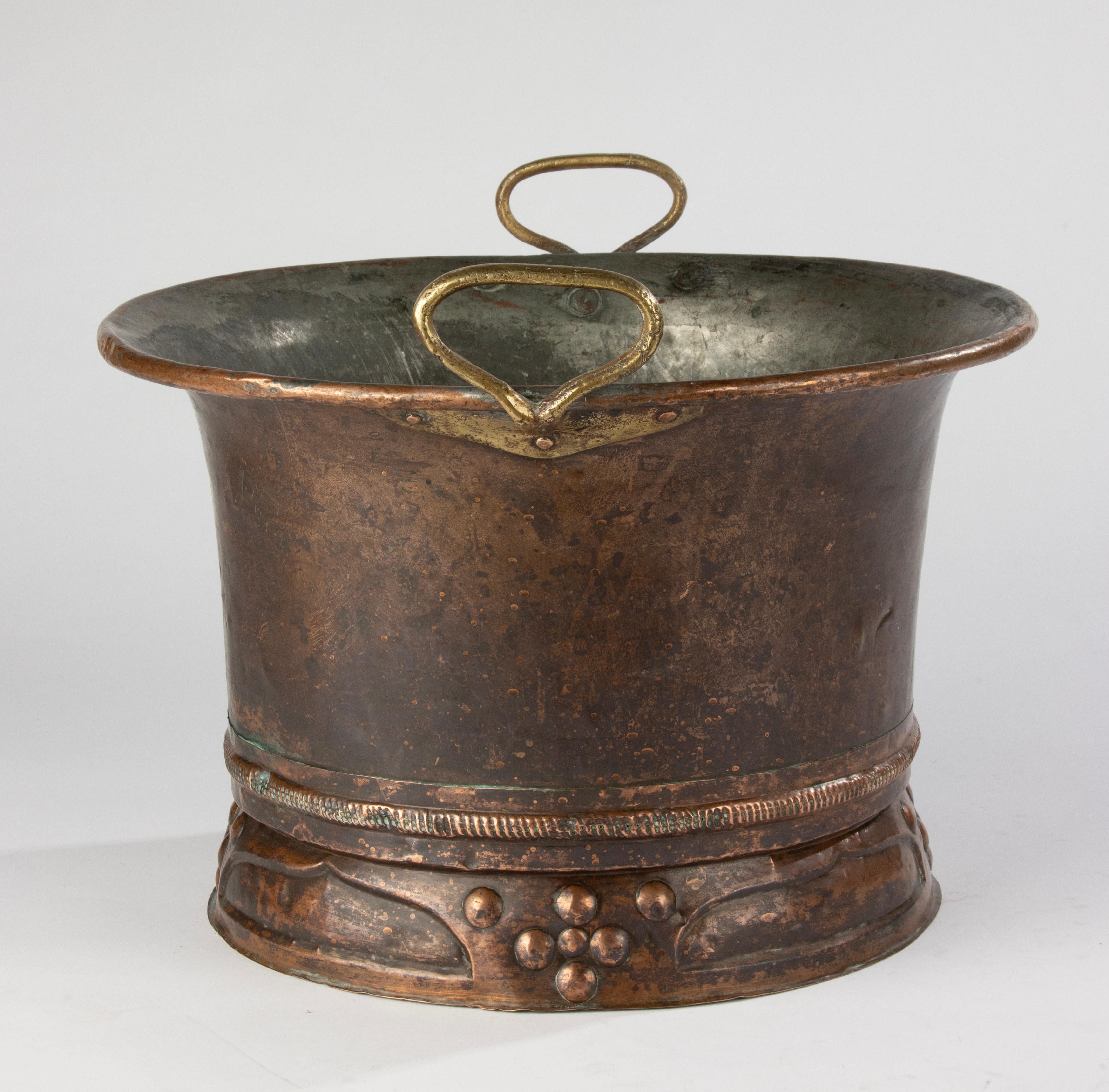 Large Early 20th Century Champagne Bottle Bucket - Arts & Crafts - Copper For Sale 4