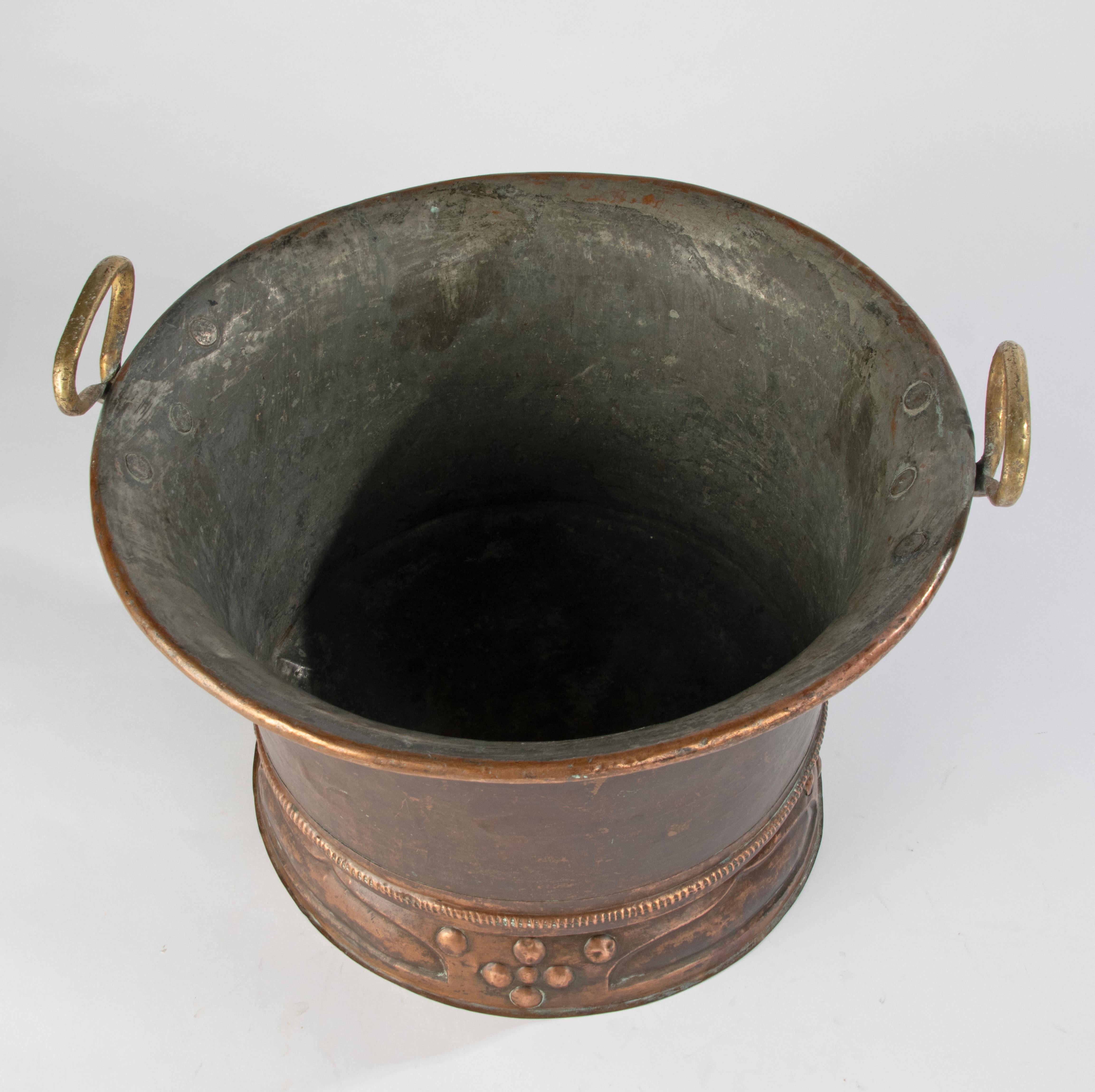 Large Early 20th Century Champagne Bottle Bucket - Arts & Crafts - Copper For Sale 6