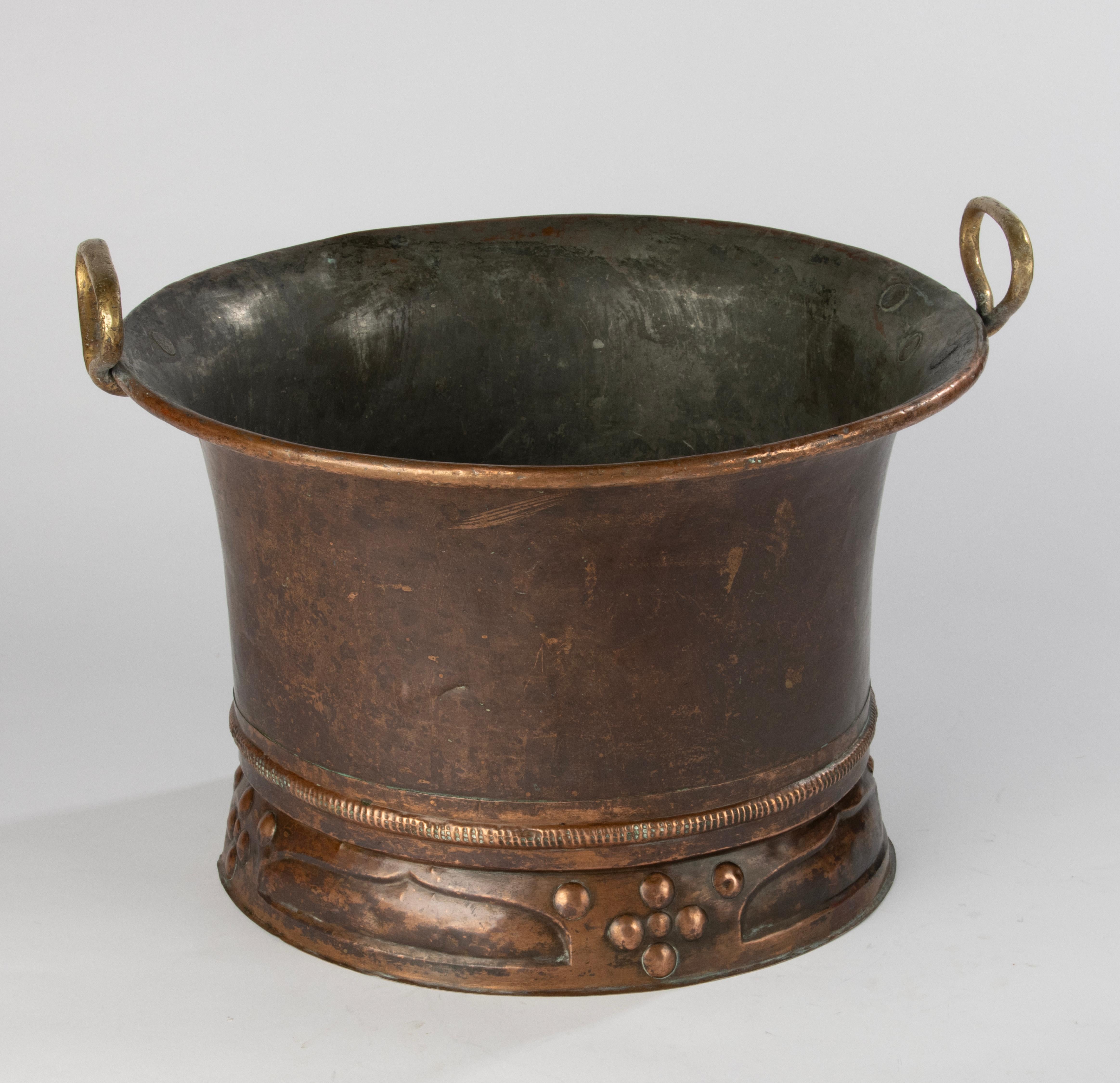 Large Early 20th Century Champagne Bottle Bucket - Arts & Crafts - Copper For Sale 2