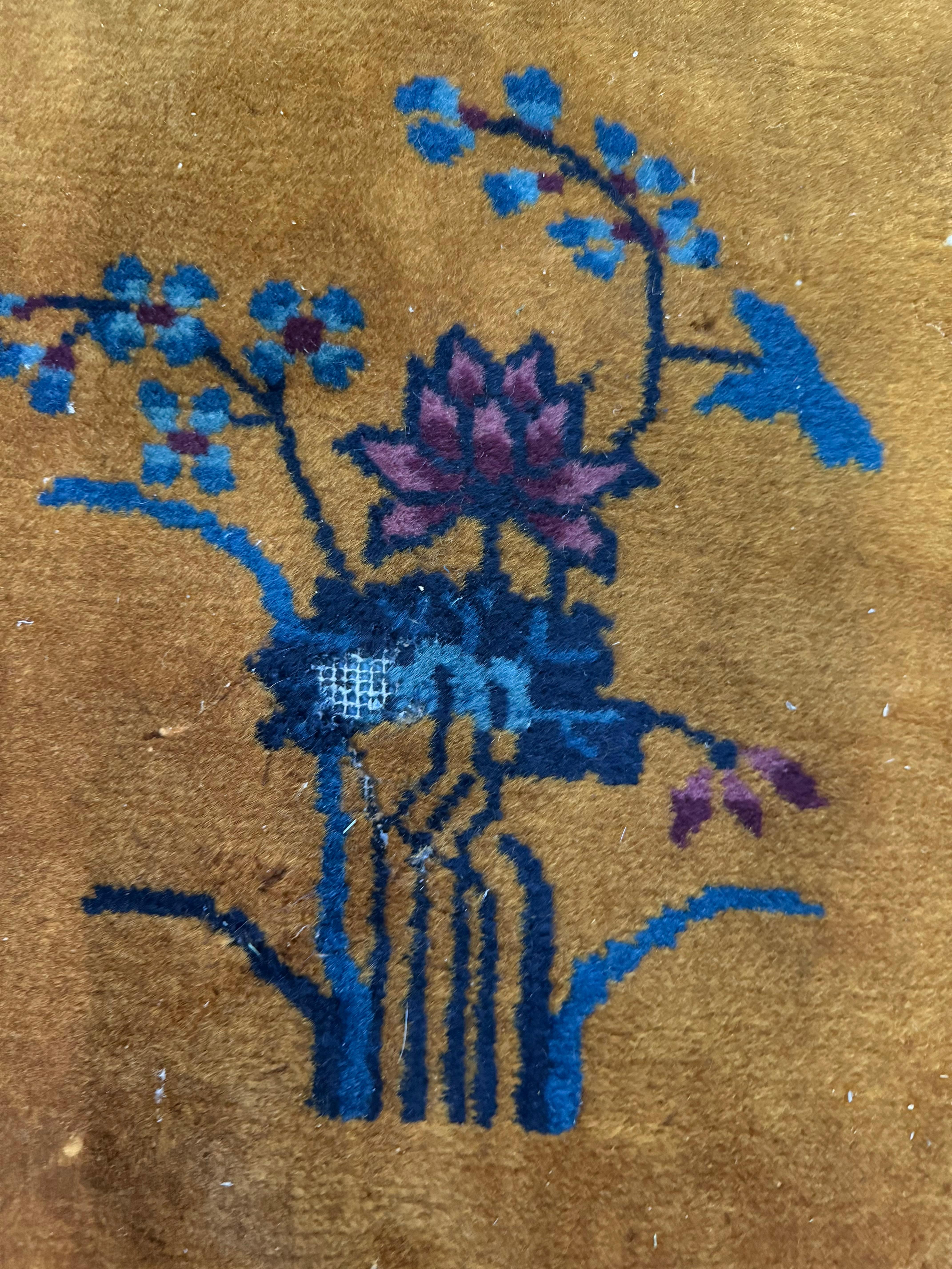 Alfombra antigua china Art Decó, de Walter Nichols. naranja dorado/azul 7