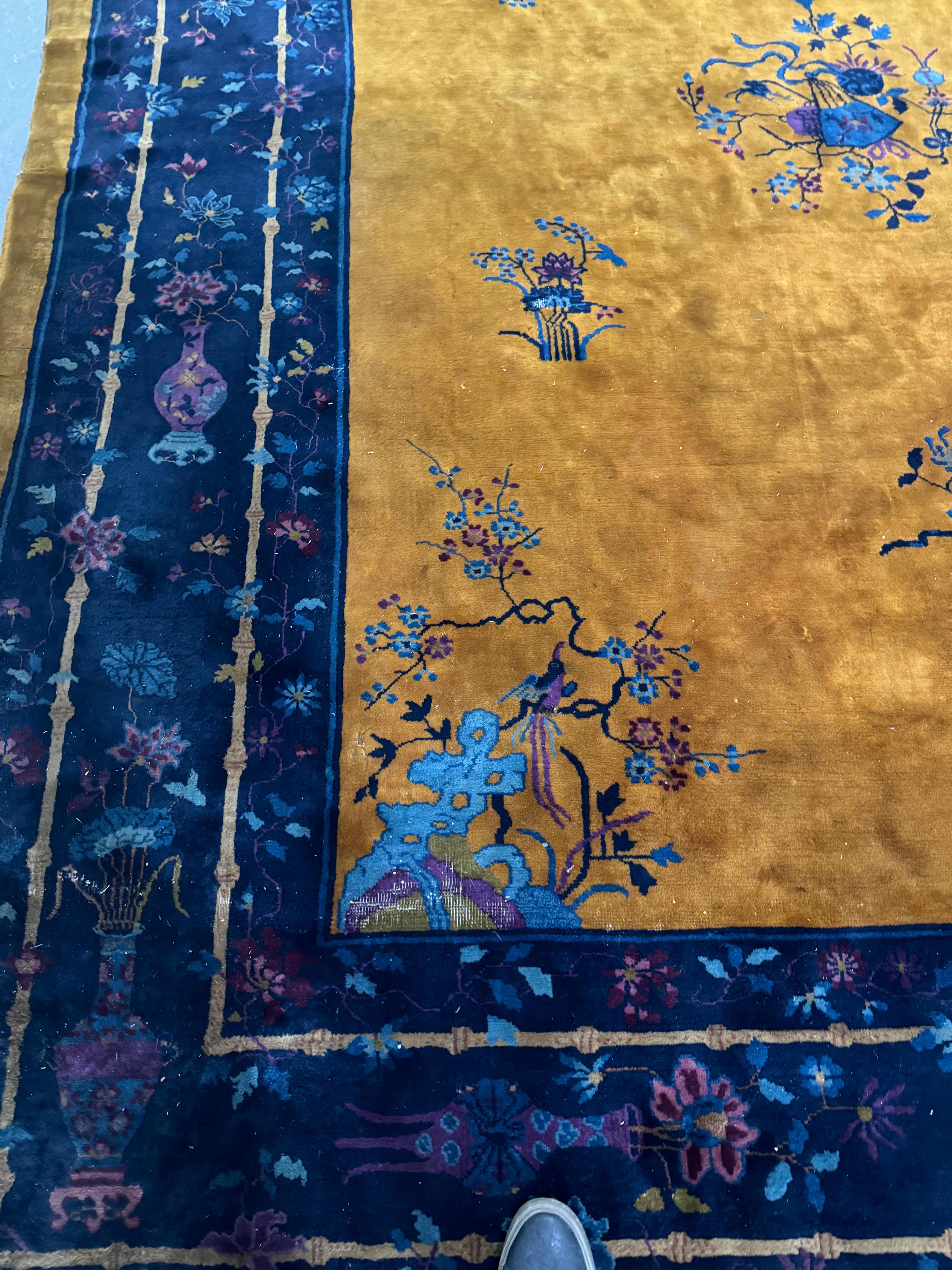 Alfombra antigua china Art Decó, de Walter Nichols. naranja dorado/azul 9
