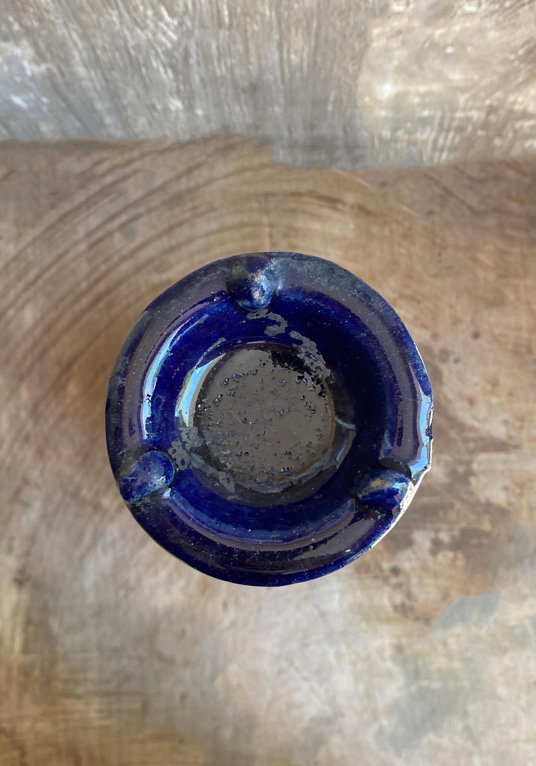 Early 20th Century Chinese Ceramic Oil Lamp with Blue Glaze In Good Condition For Sale In Jimbaran, Bali