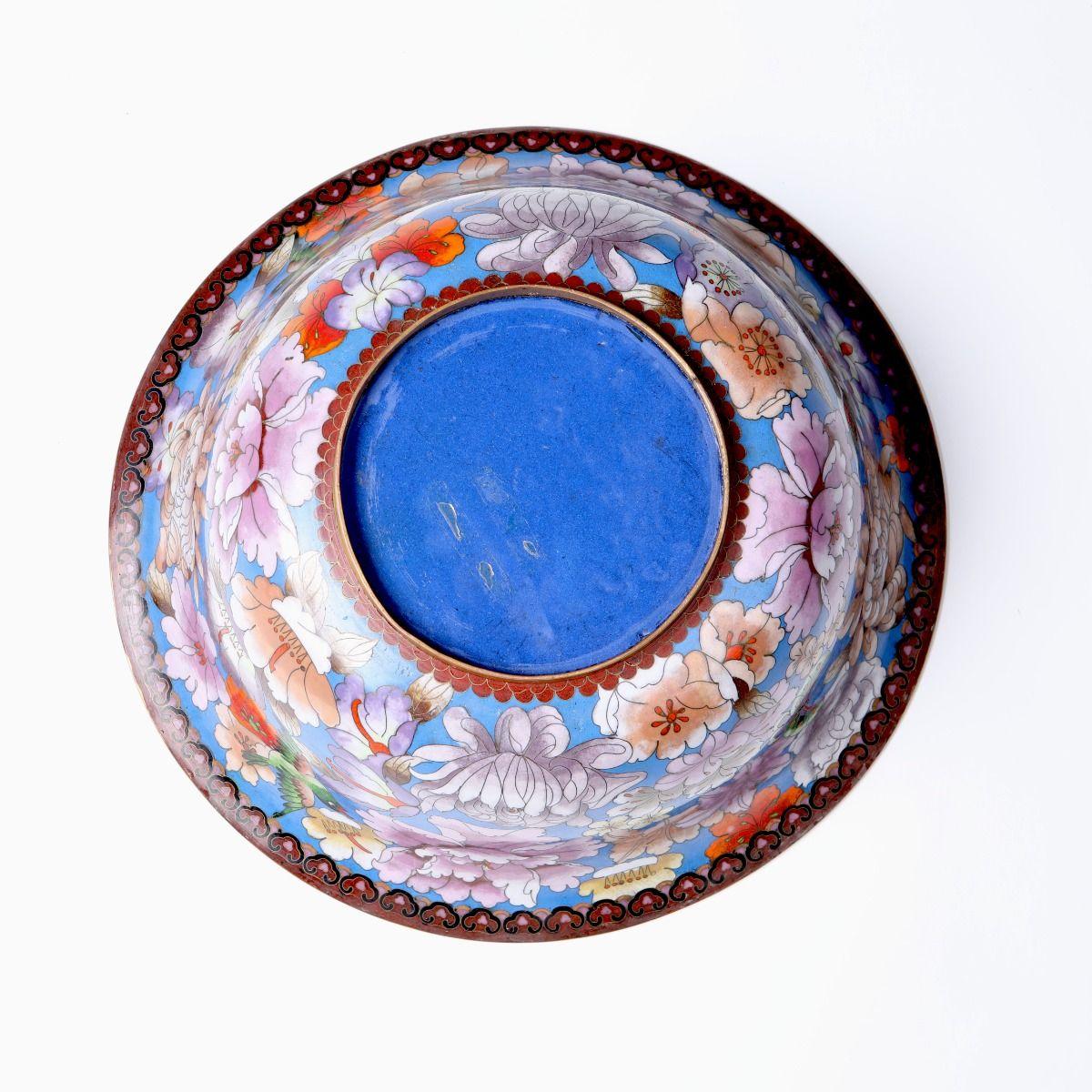 Gran cuenco chino de esmalte cloisonné de principios del siglo XX, dinastía Qing en venta 5