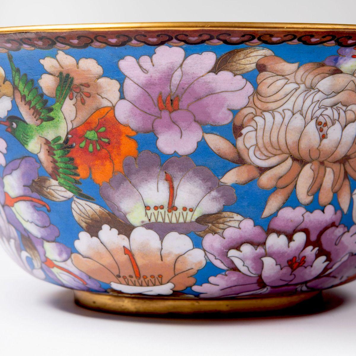 Gran cuenco chino de esmalte cloisonné de principios del siglo XX, dinastía Qing Latón en venta