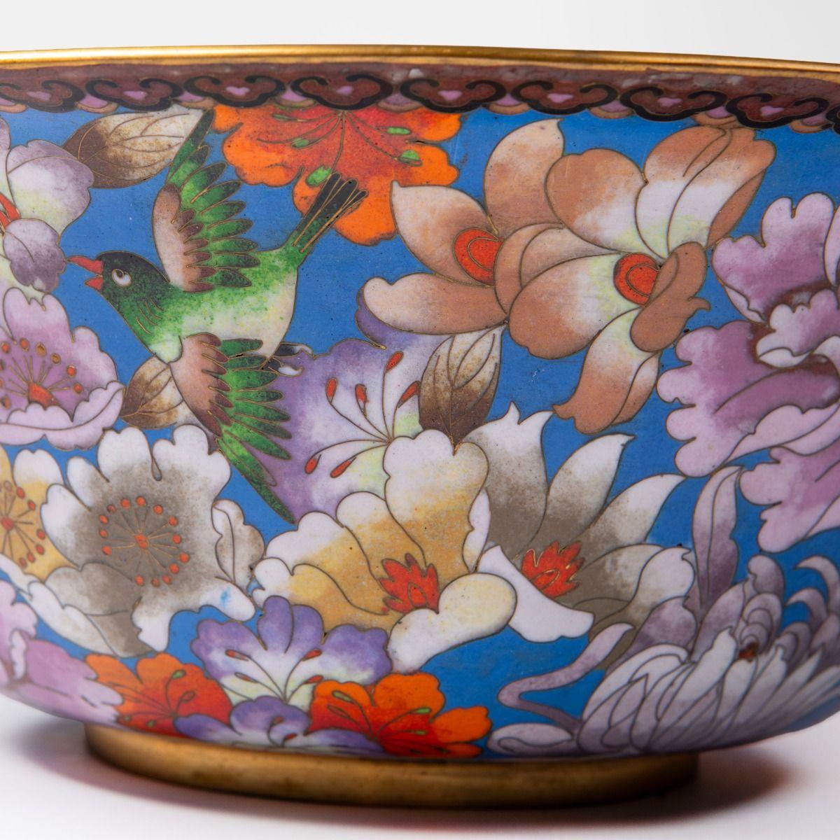 Gran cuenco chino de esmalte cloisonné de principios del siglo XX, dinastía Qing en venta 2