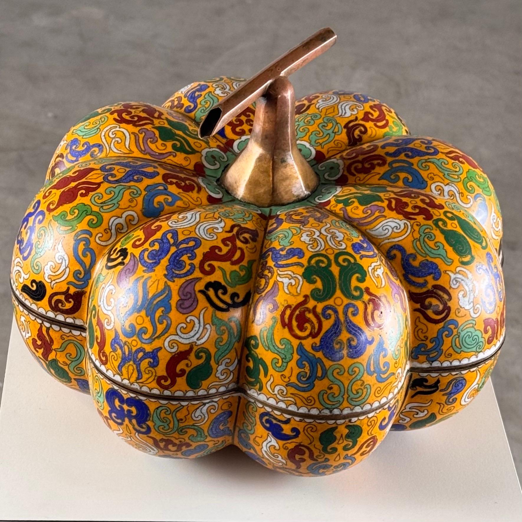Cloissoné Large Early 20th-Century Chinese Cloisonné Pumpkin Box/Centerpiece, 1910s