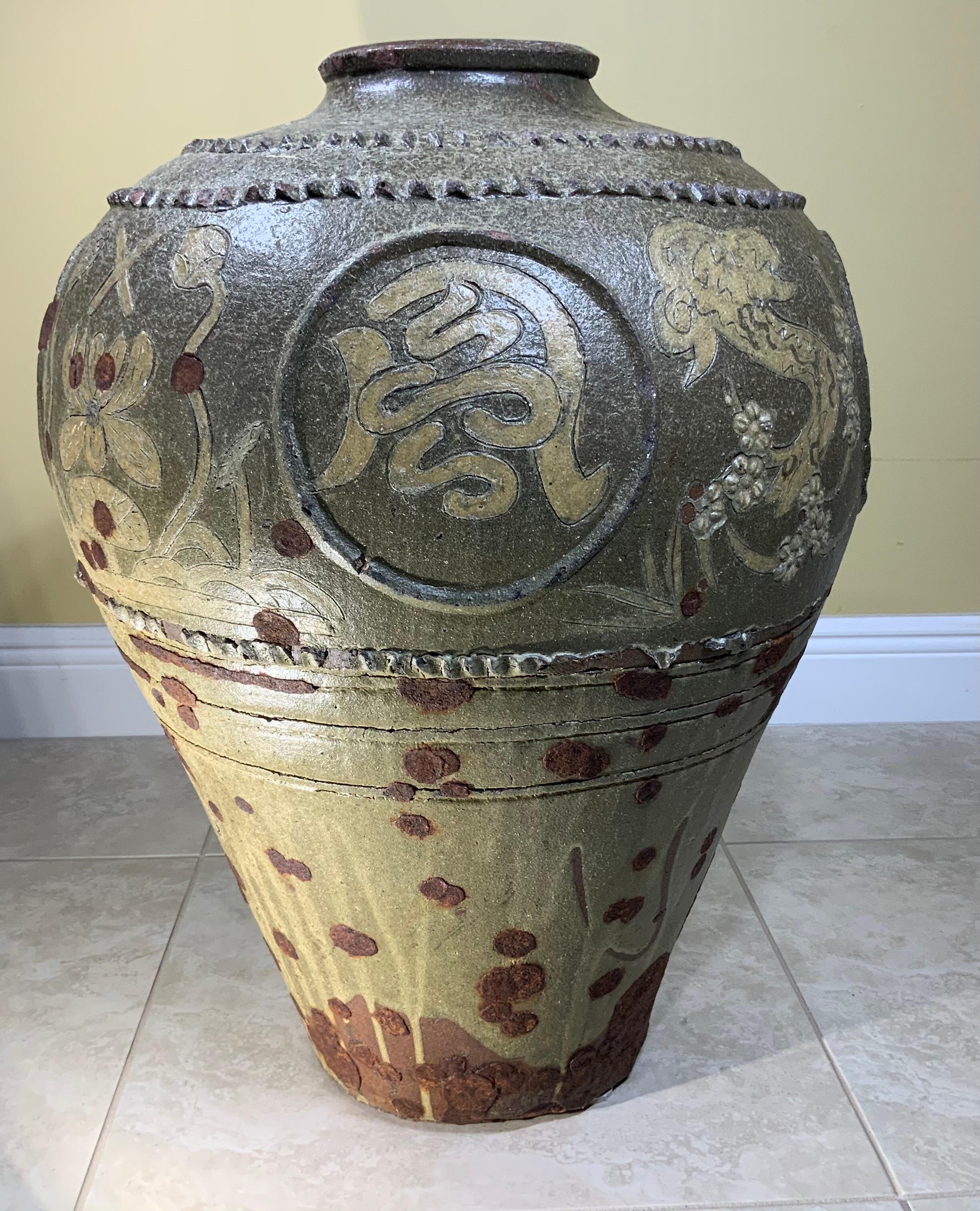 Large Early 20th Century Chinese Terracotta Jar For Sale 3