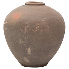Grande vaso da vino cinese non smaltato, 1900 ca.