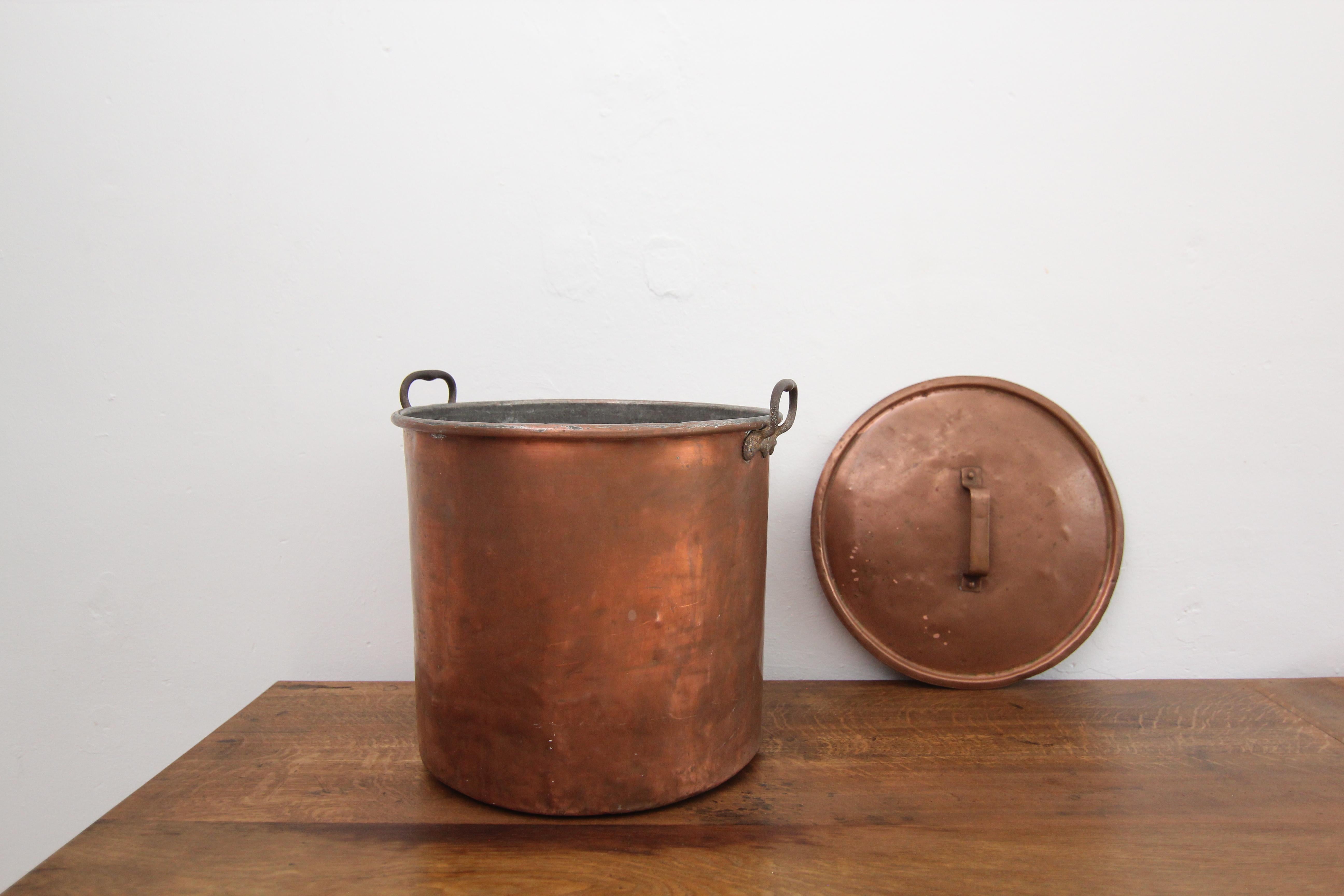 Large Early 20th Century Copper Pot with Lid 2