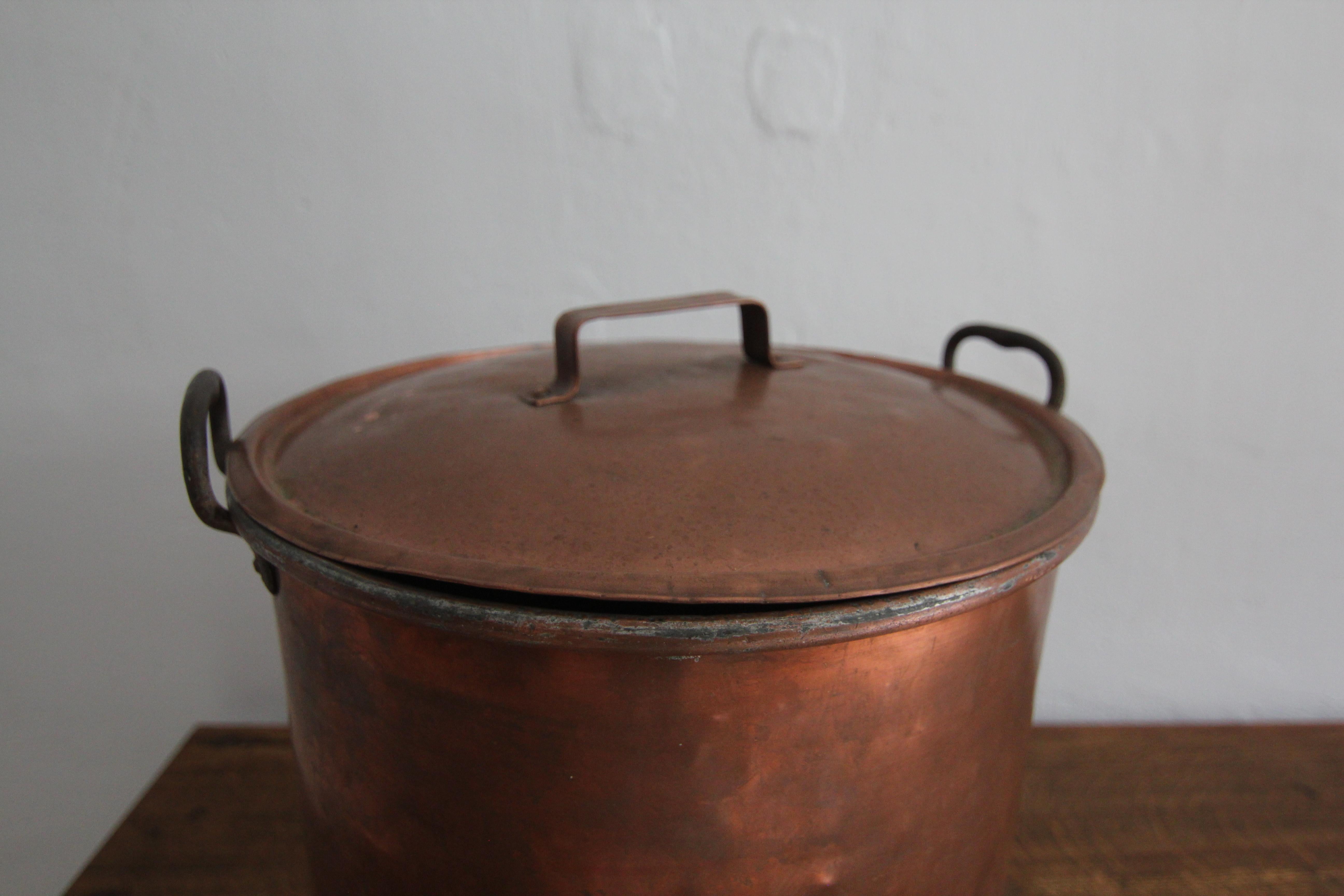 Large Early 20th Century Copper Pot with Lid 4