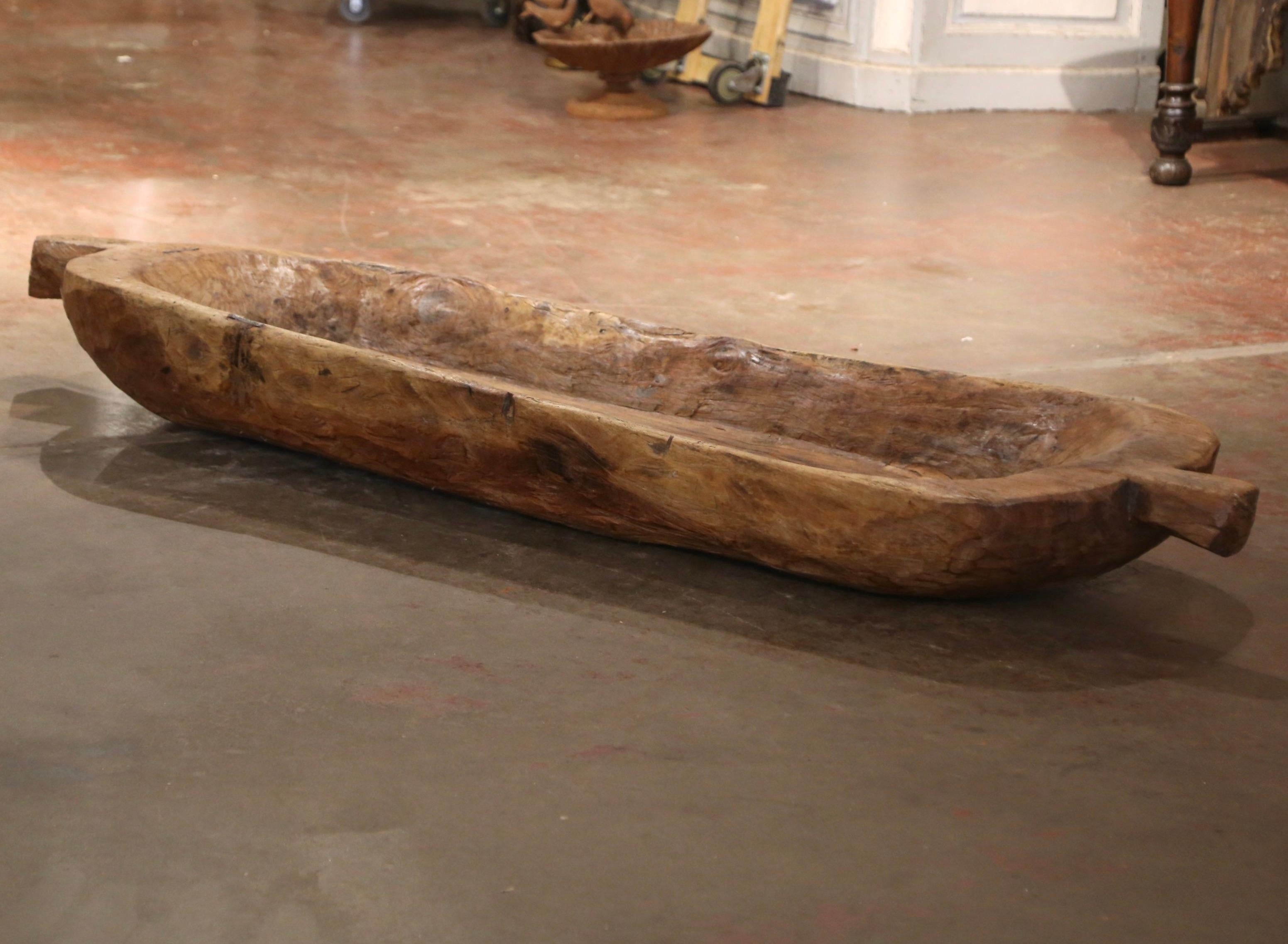 Large Early 20th Century English Hand Carved Elm Dough Bowl In Excellent Condition For Sale In Dallas, TX