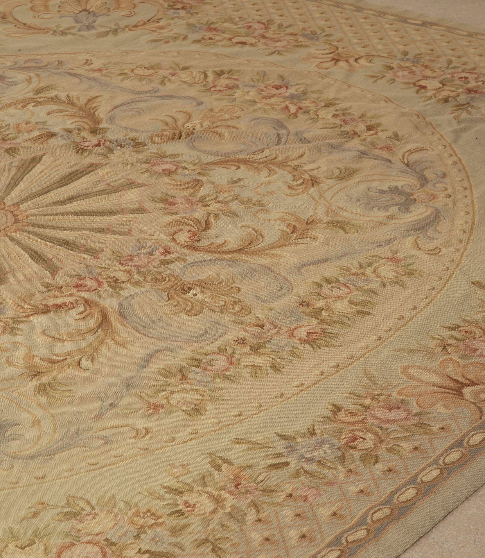 Large Early 20th Century French Hand Stitched Aubusson Rug (Gewebt) im Angebot