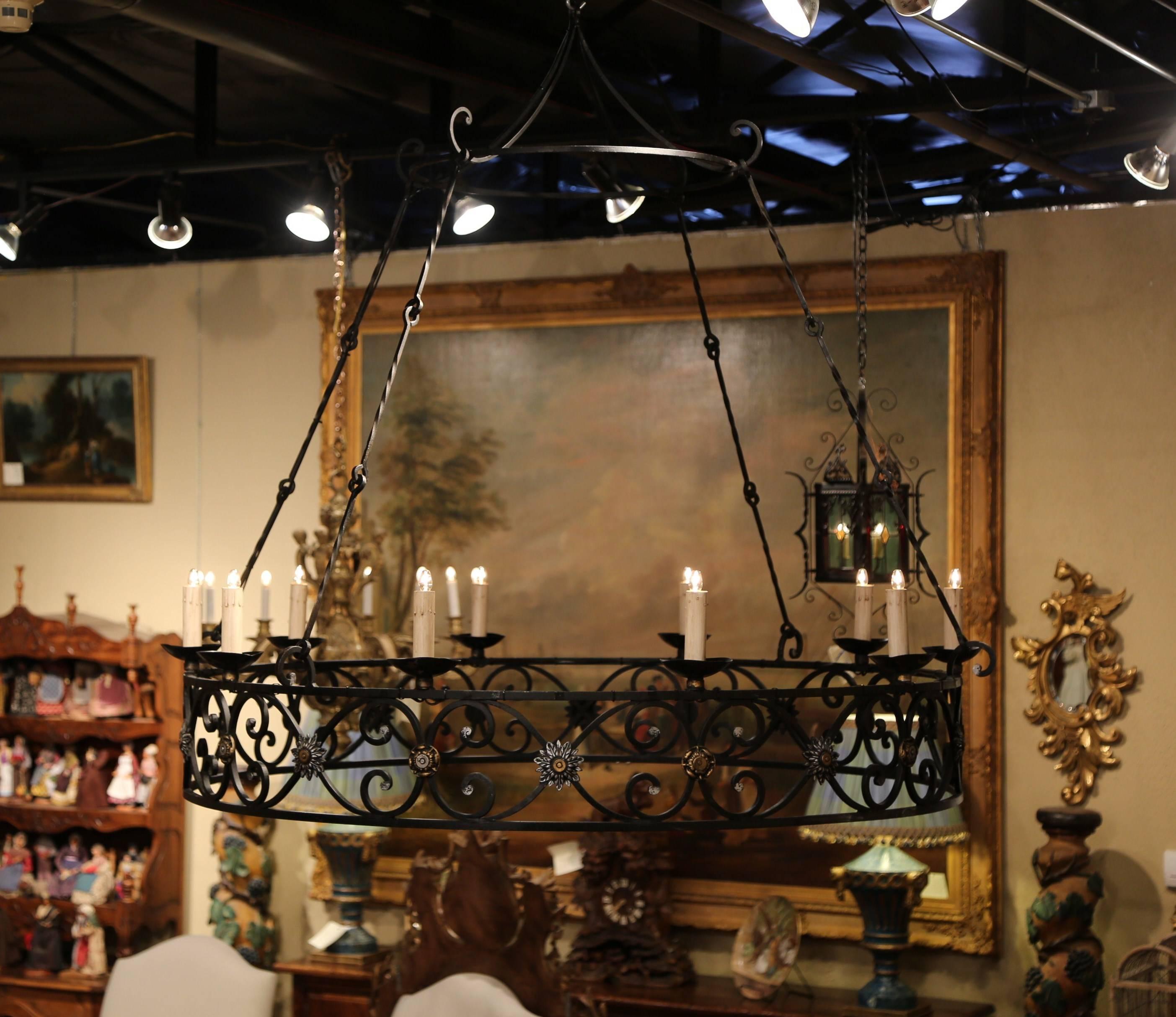  Large Early 20th Century French Iron Ten-Light Round Chandelier from Normandy In Excellent Condition In Dallas, TX
