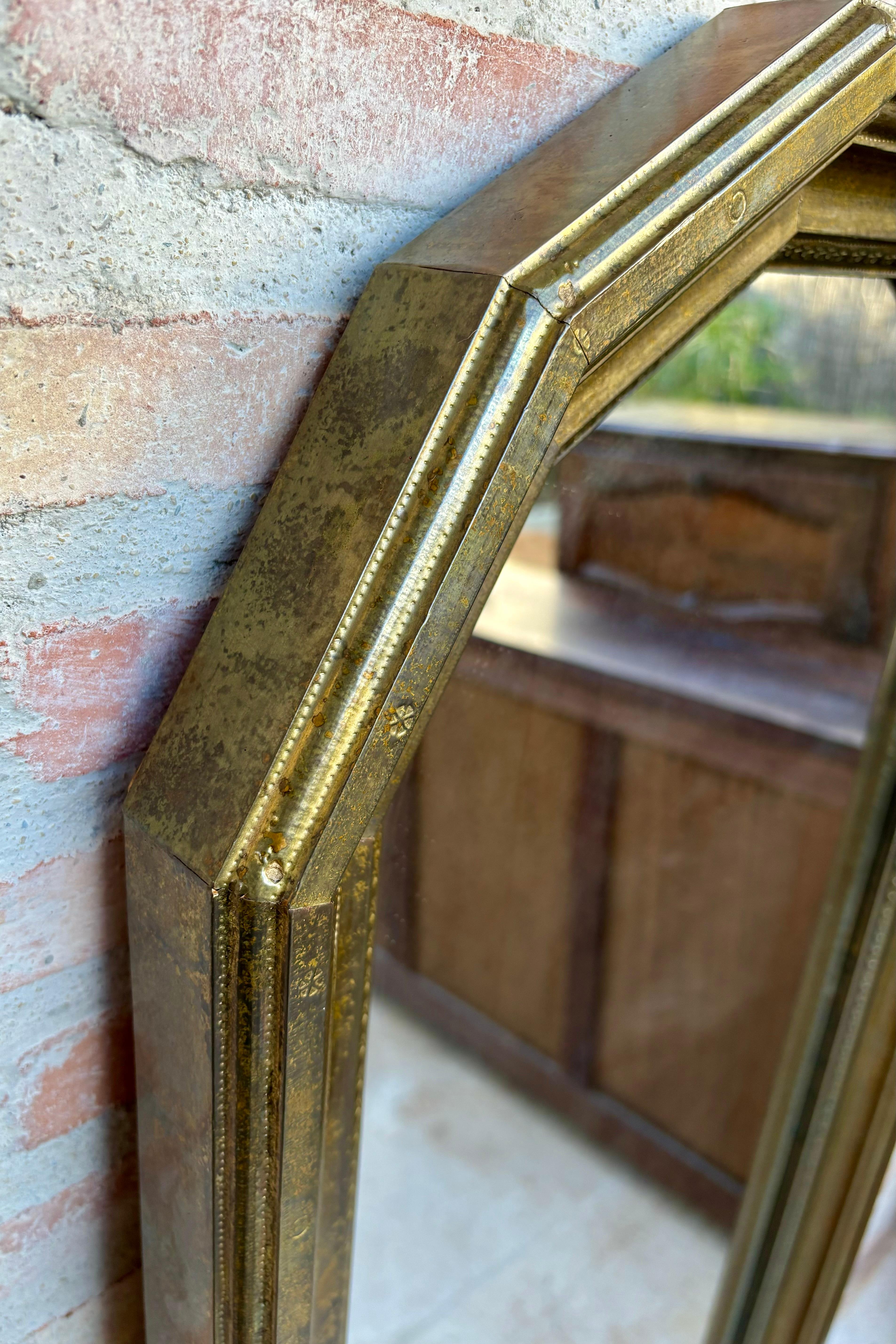 20ième siècle Grand miroir français du début du 20e siècle en laiton, années 1940 en vente