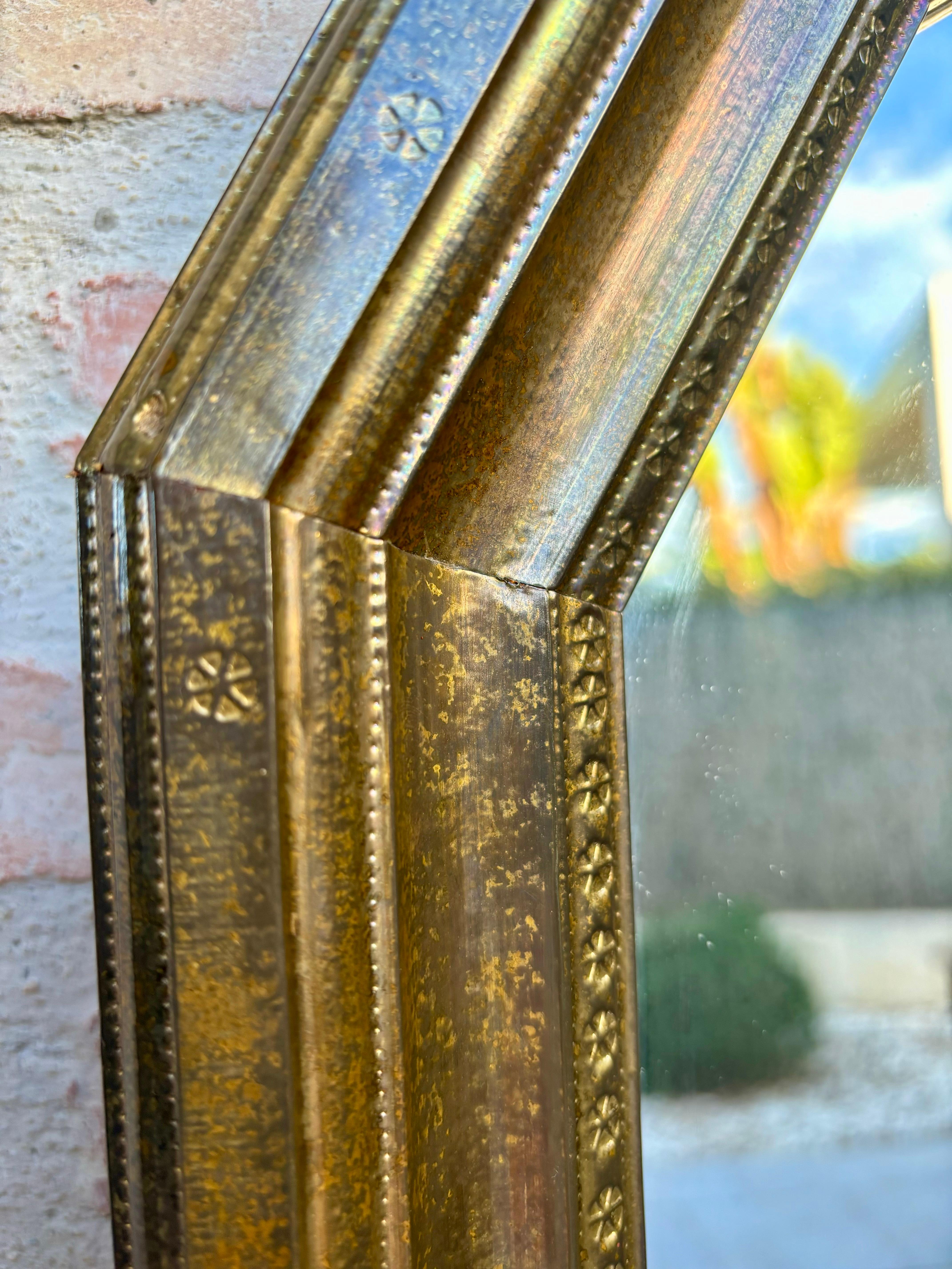 Grand miroir français du début du 20e siècle en laiton, années 1940 en vente 1