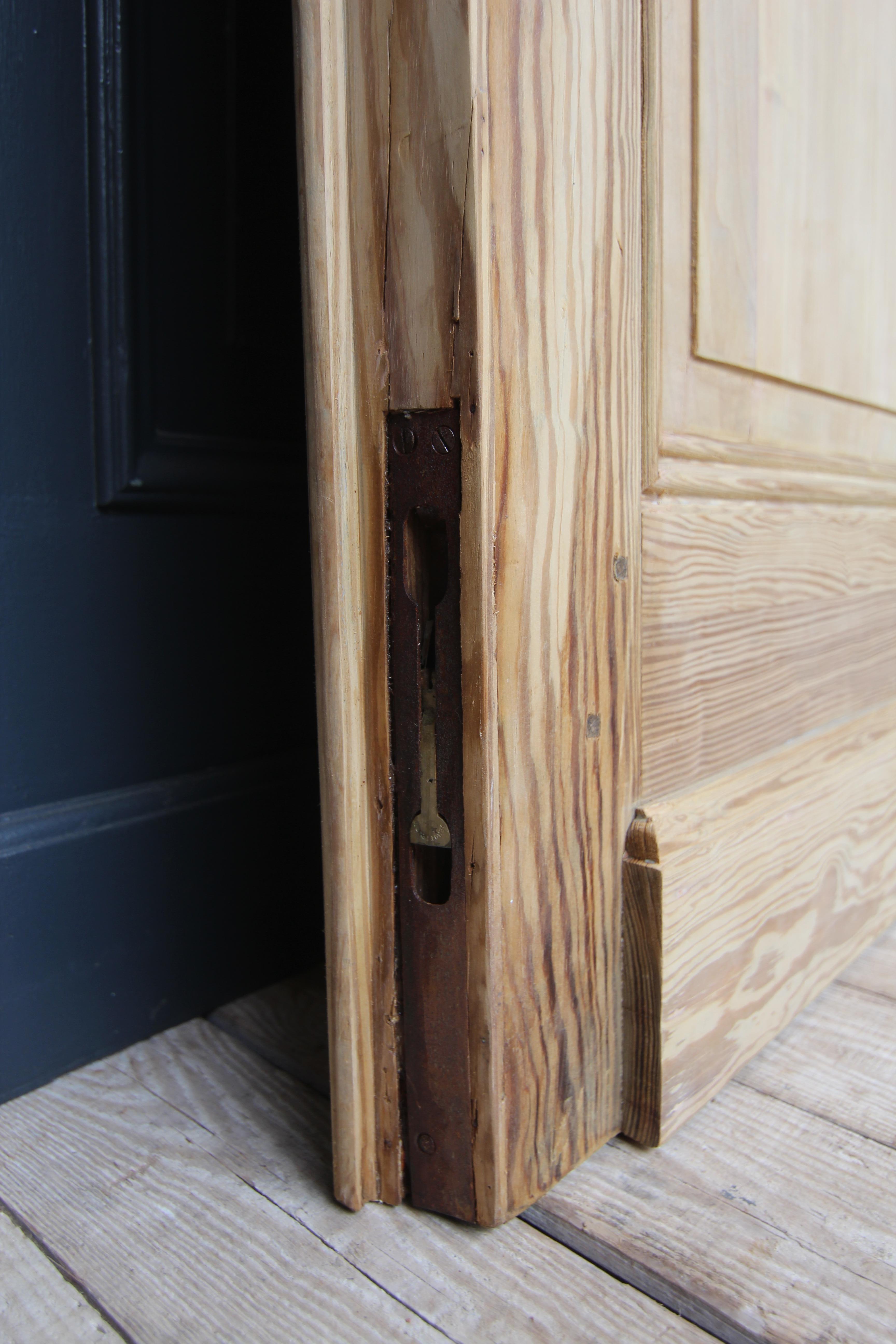 Large Early 20th Century French Pine Double Door For Sale 8