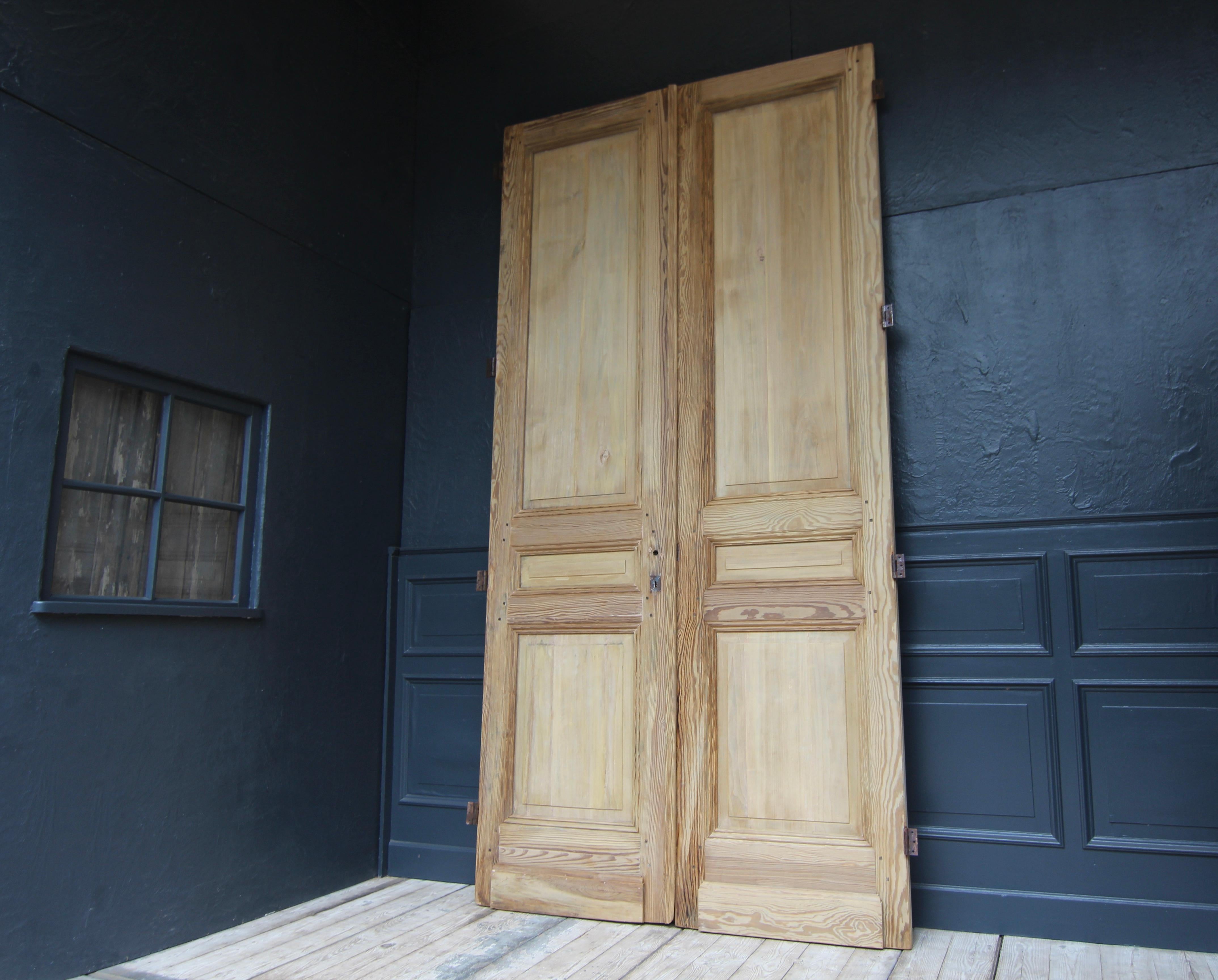 Large Early 20th Century French Pine Double Door For Sale 14