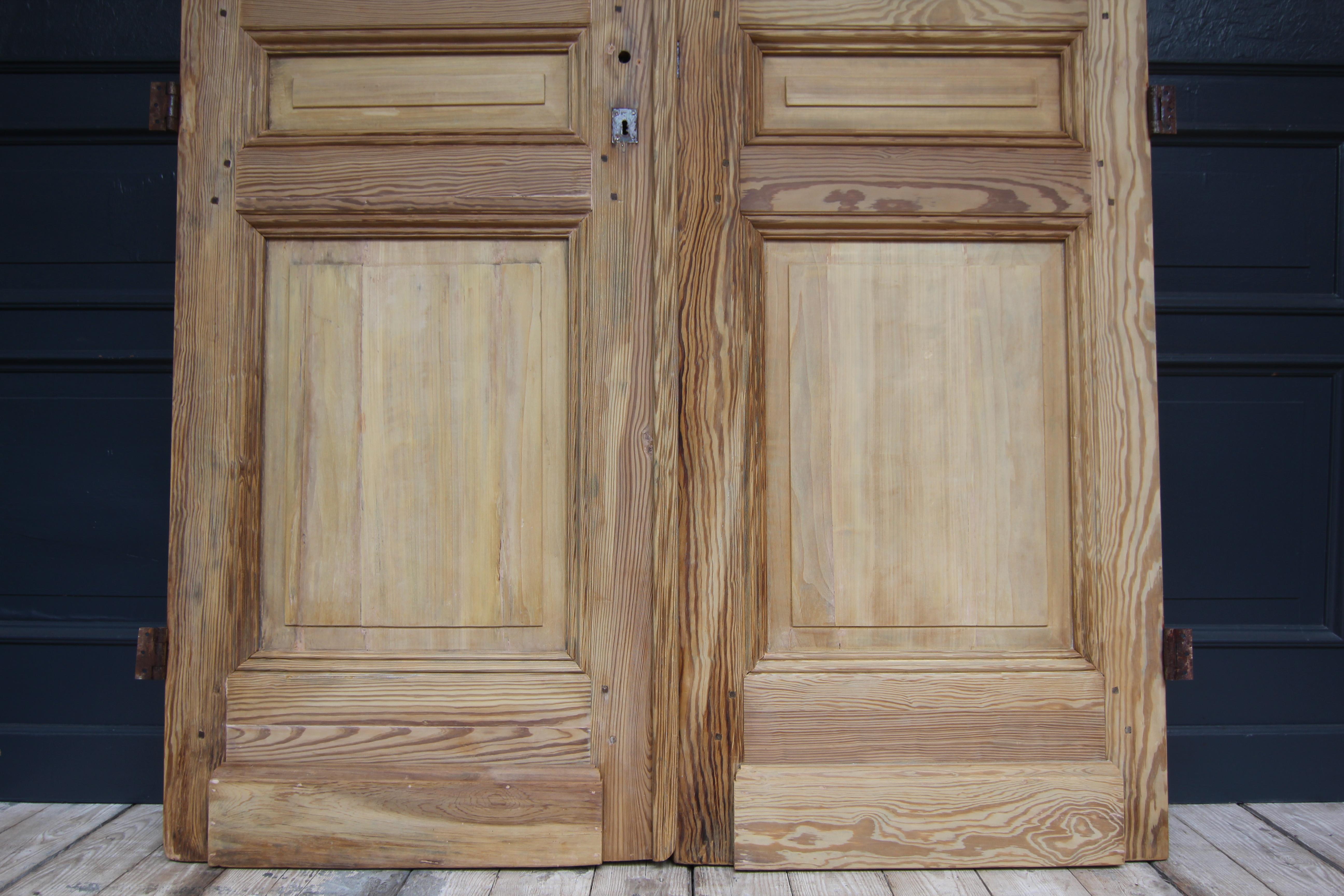 Large Early 20th Century French Pine Double Door For Sale 15