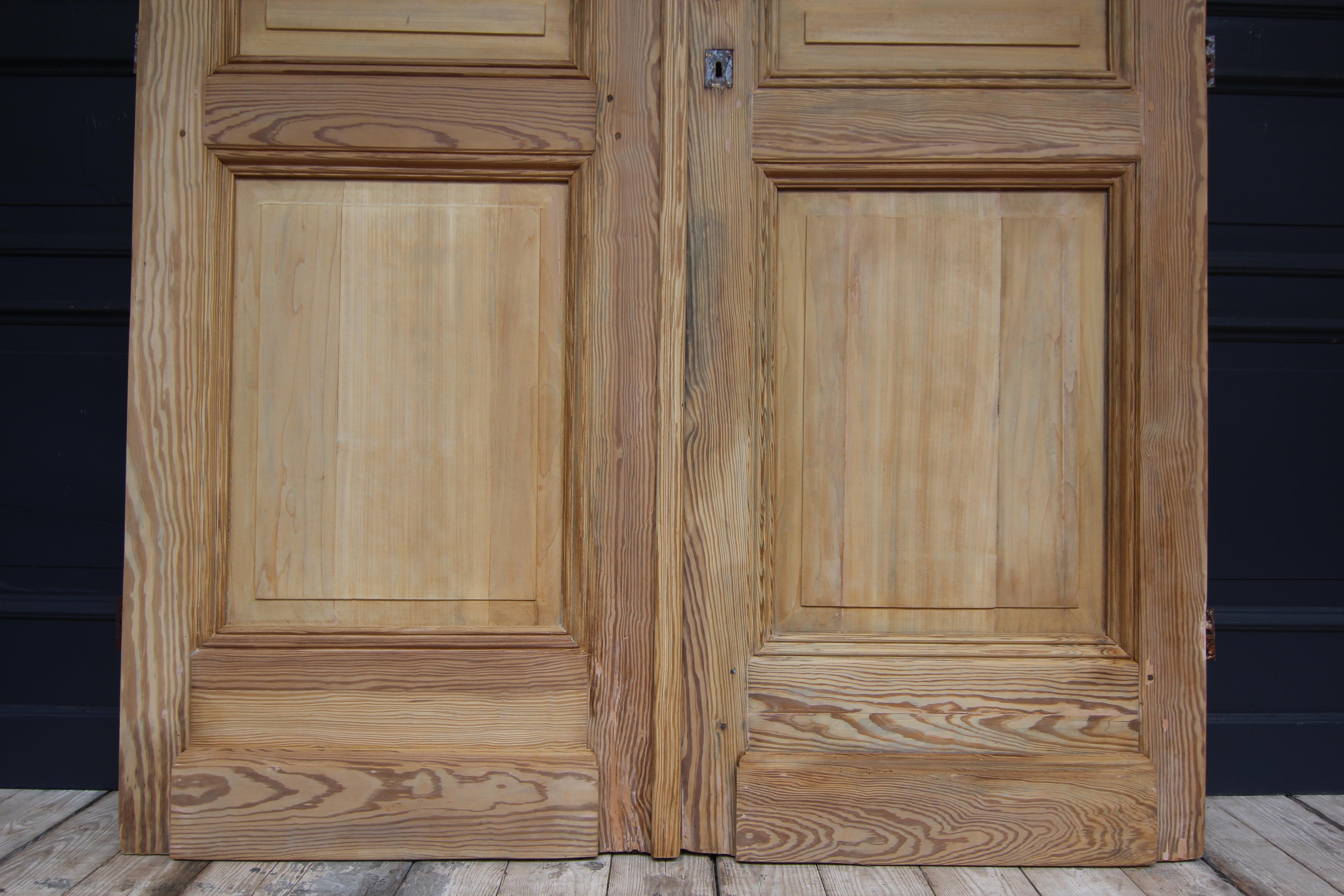 Large Early 20th Century French Pine Double Door For Sale 1