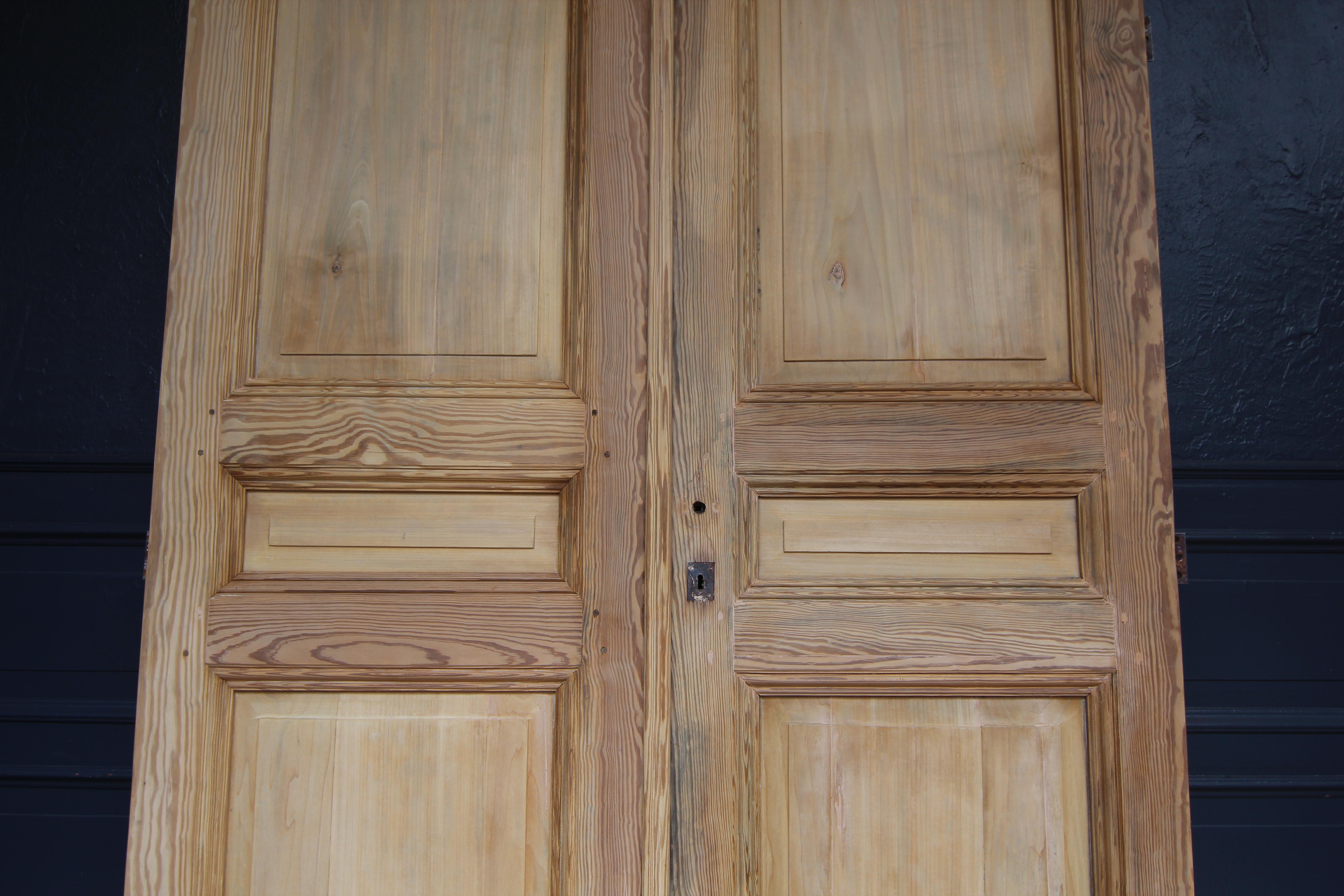 Large Early 20th Century French Pine Double Door For Sale 2
