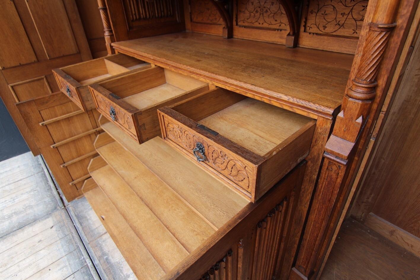 Large Early 20th Century German Gothic Revival Sacristy Cabinet In Good Condition In Dusseldorf, DE