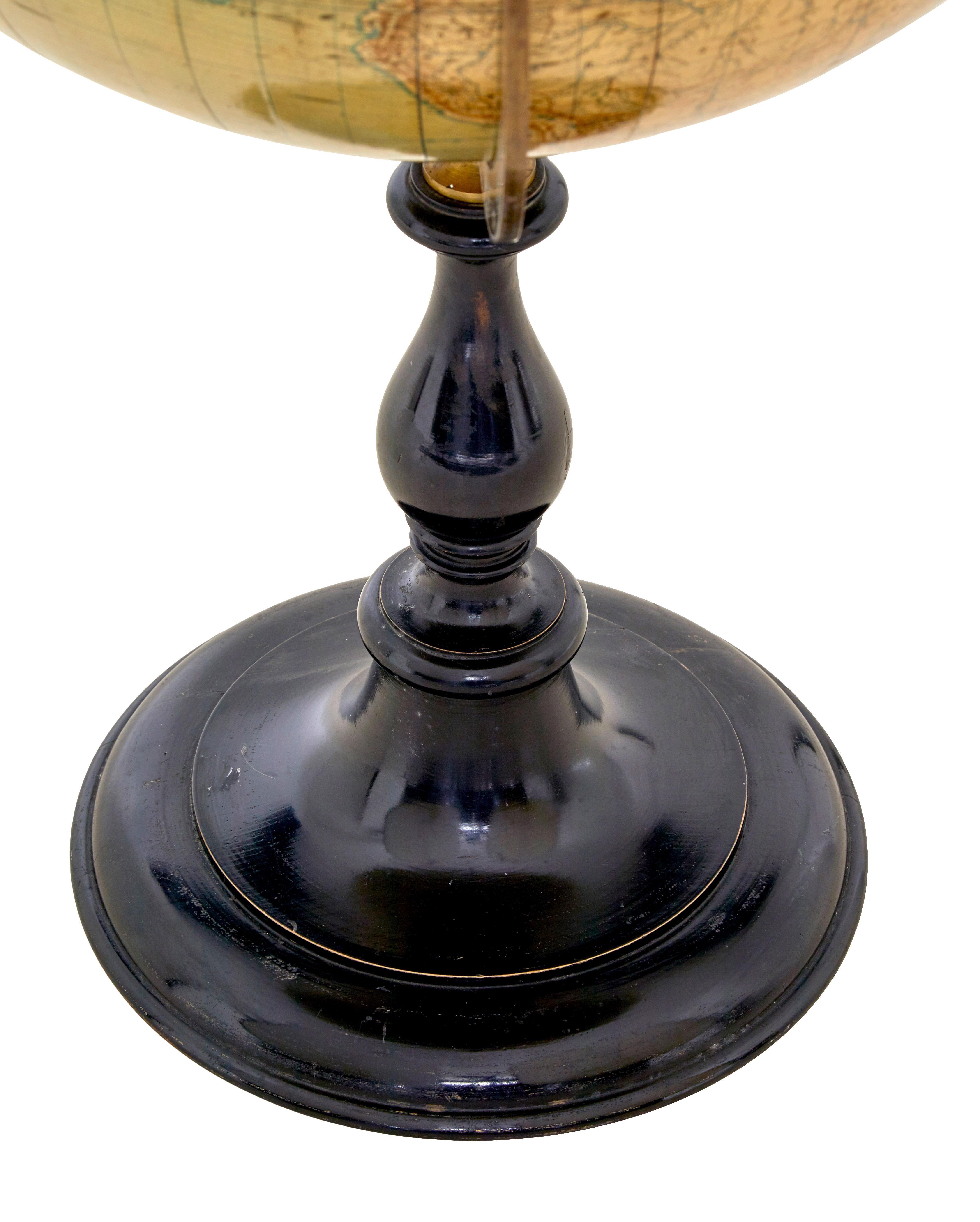 Grand globe du début du 20e siècle sur Stand par jordglob Bon état - En vente à Debenham, Suffolk