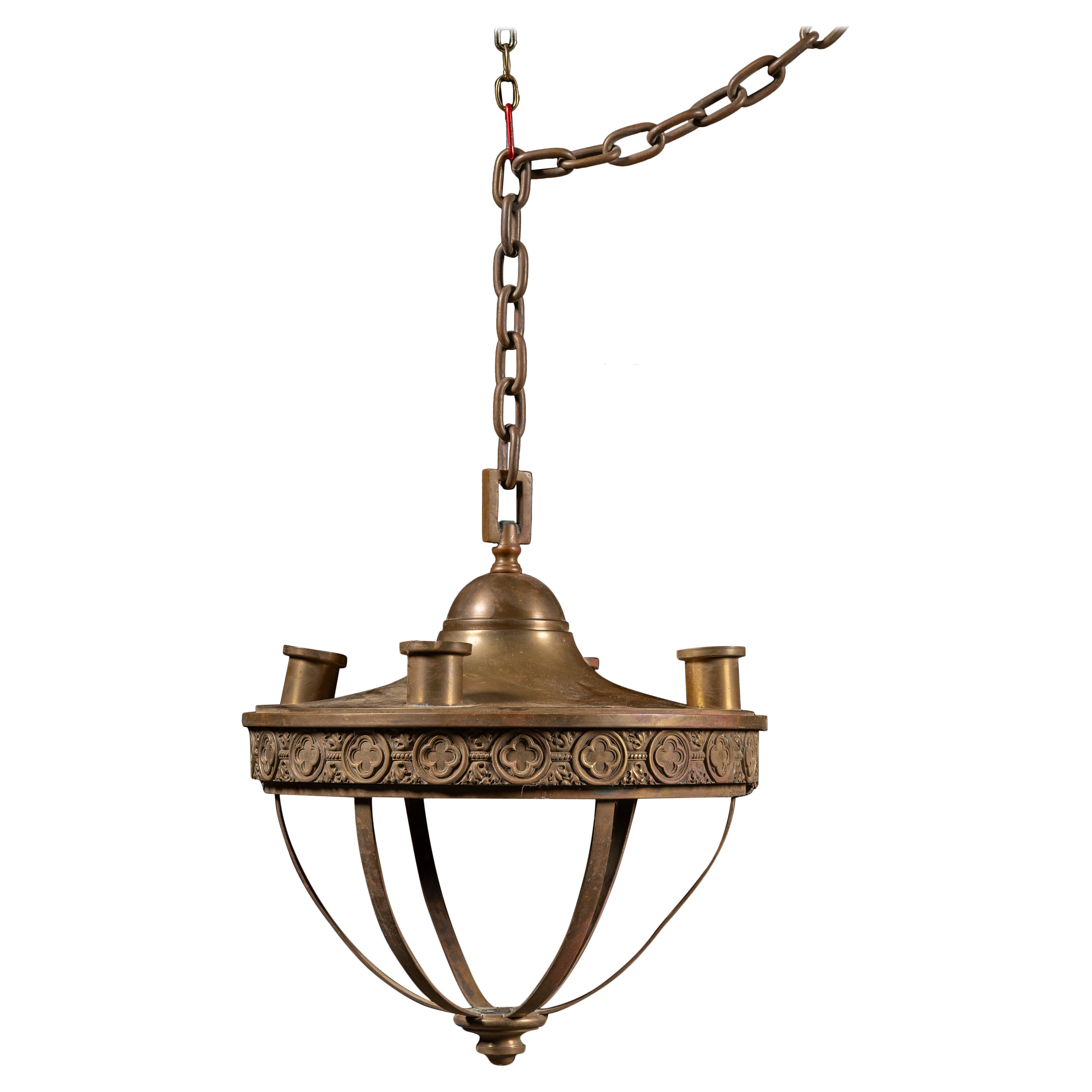 Large Early 20th Century Gothic Revival Hanging Brass Fixture en venta