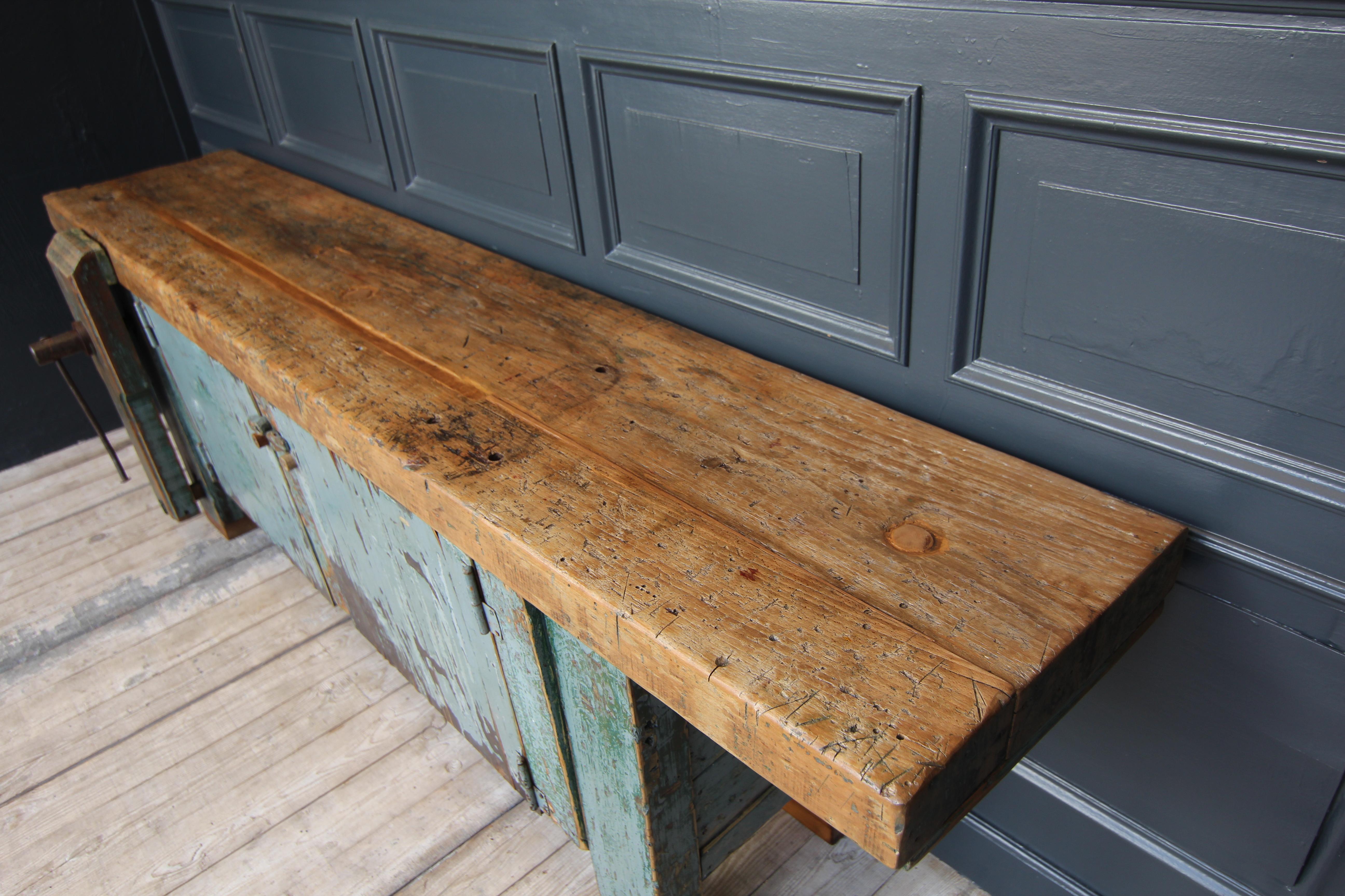Large Early 20th Century Industrial Workbench In Good Condition In Dusseldorf, DE