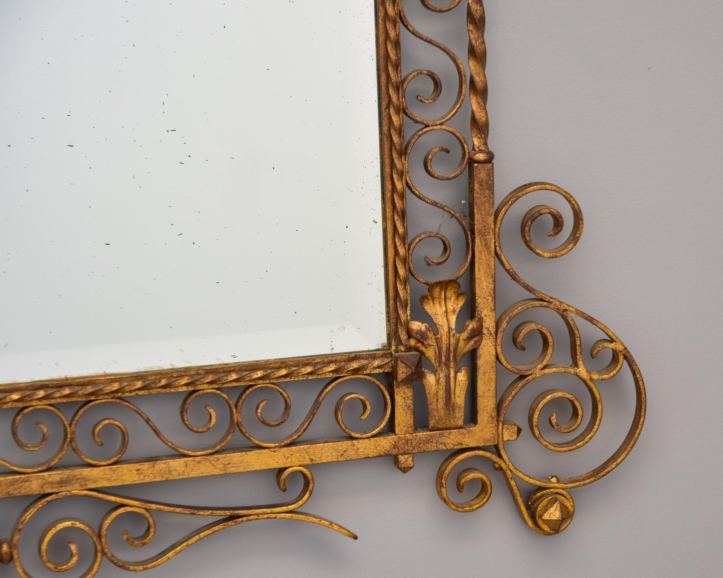 Grand miroir italien du début du 20e siècle avec cadre en fer doré en vente 5