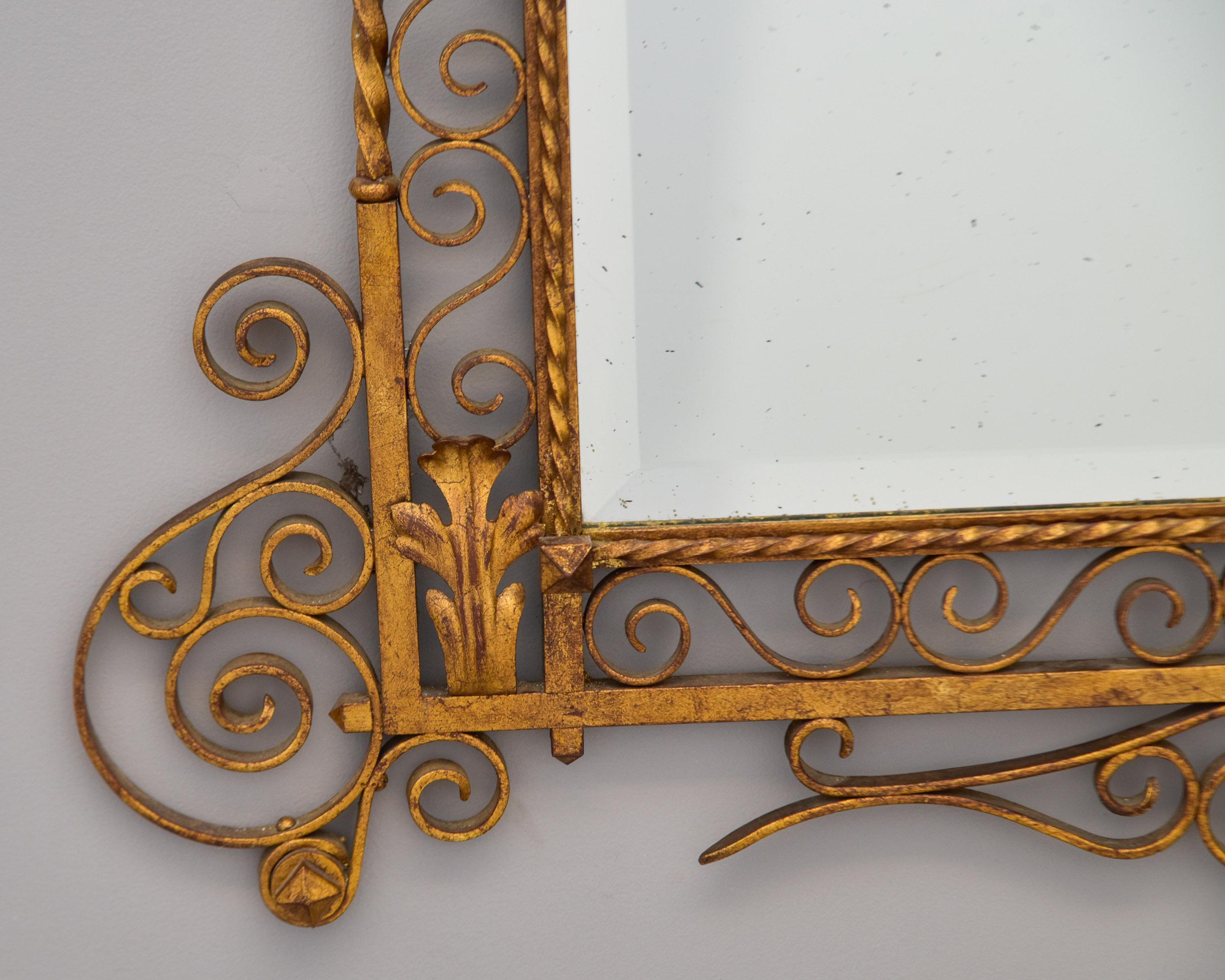Grand miroir italien du début du 20e siècle avec cadre en fer doré en vente 6