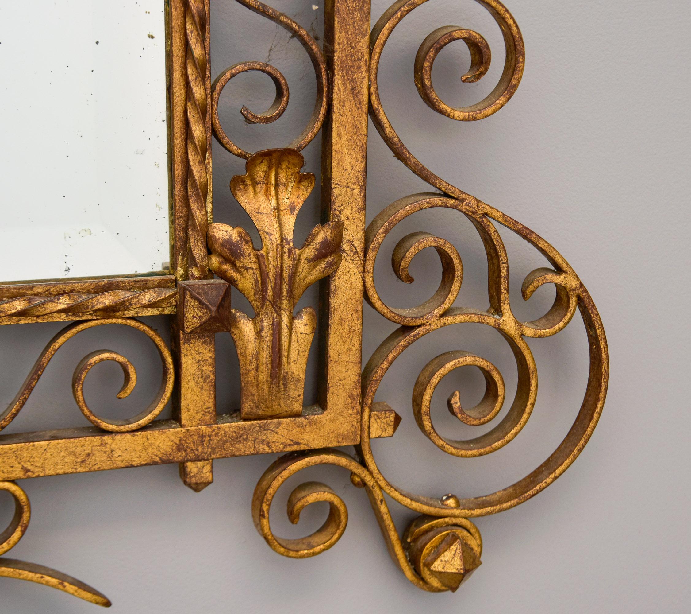 Grand miroir italien du début du 20e siècle avec cadre en fer doré en vente 7