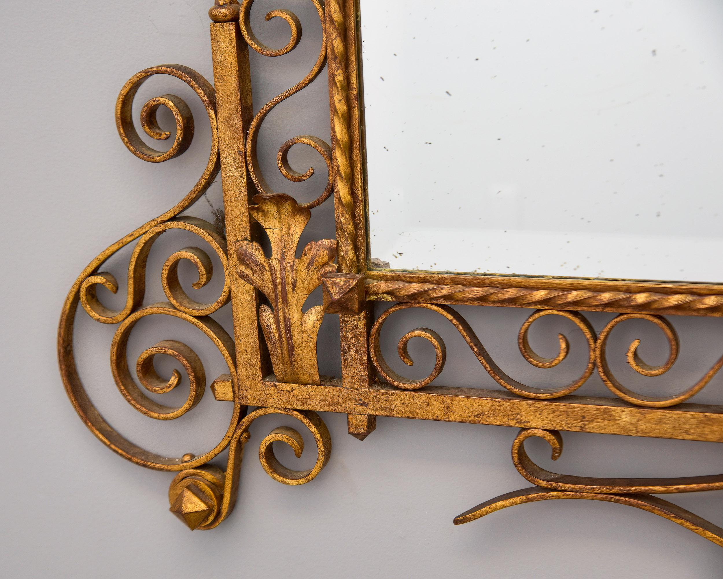 Grand miroir italien du début du 20e siècle avec cadre en fer doré en vente 3